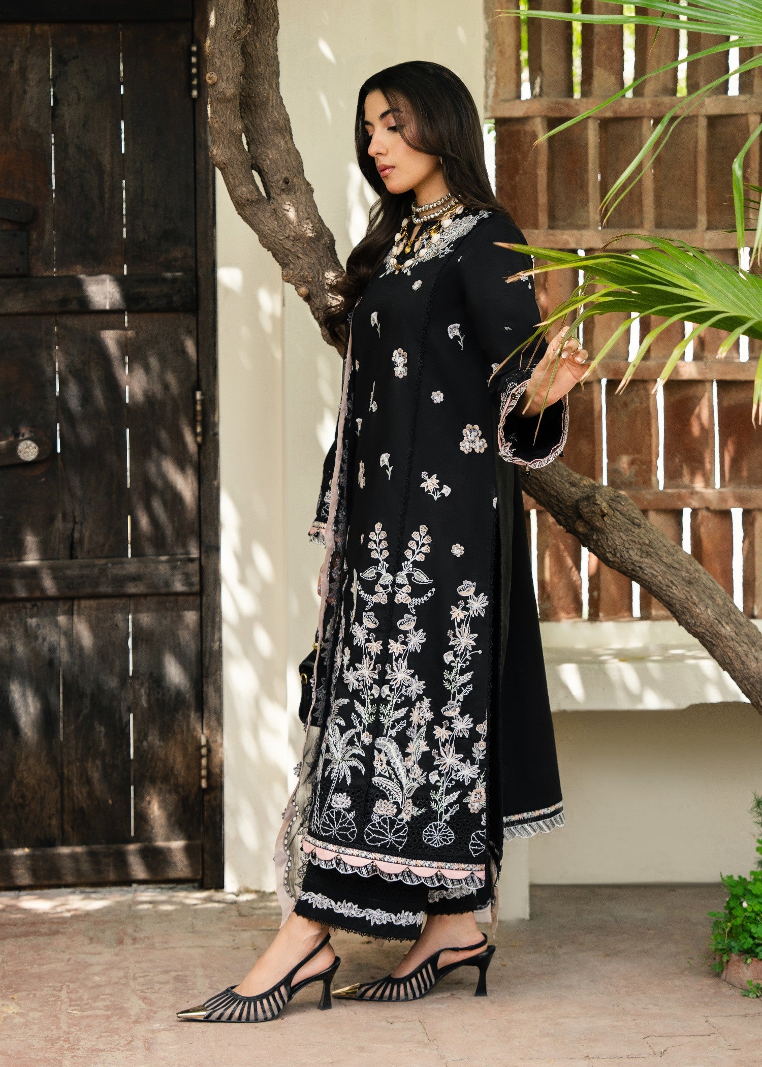 lawn Kurta Set in Black, ivory