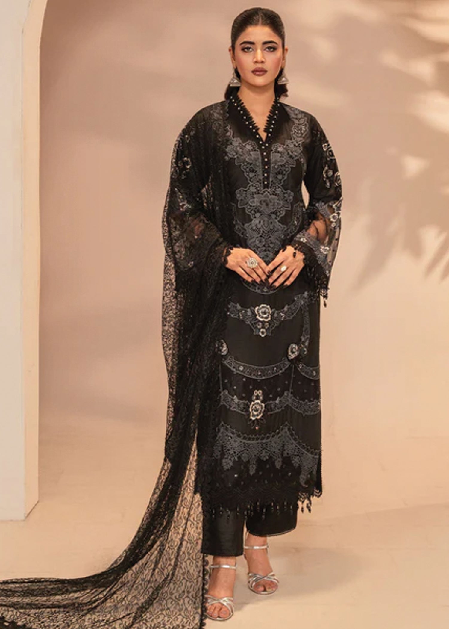 raw silk Kurta Set in Black