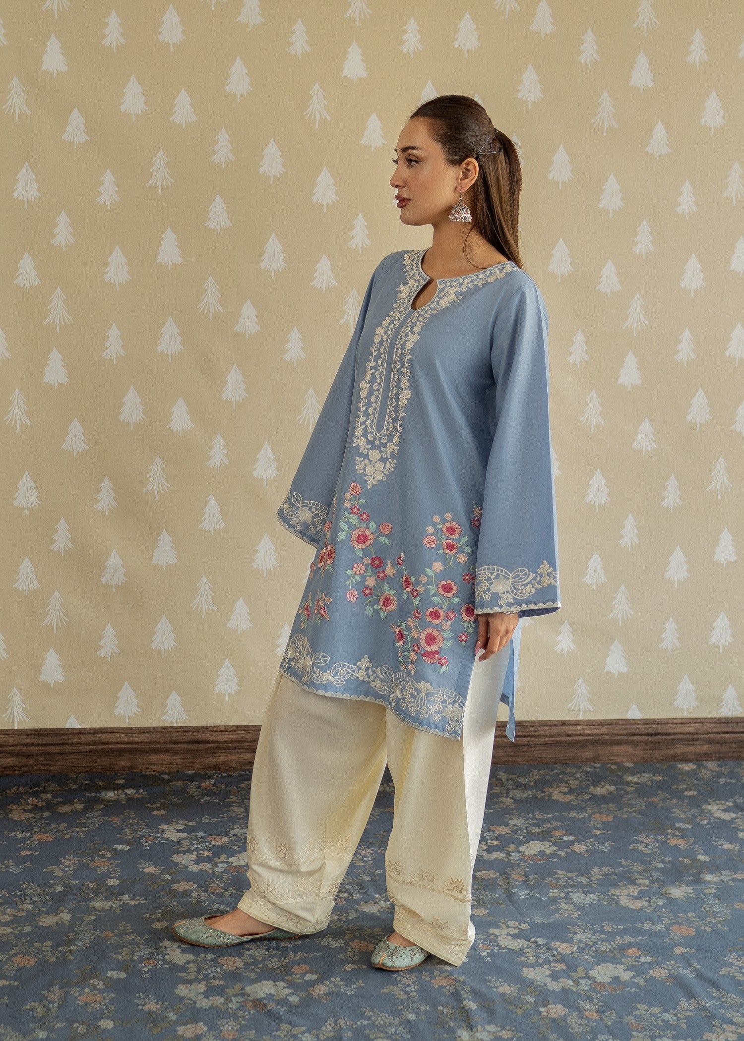 lawn Kurta Set in Off-white, sky