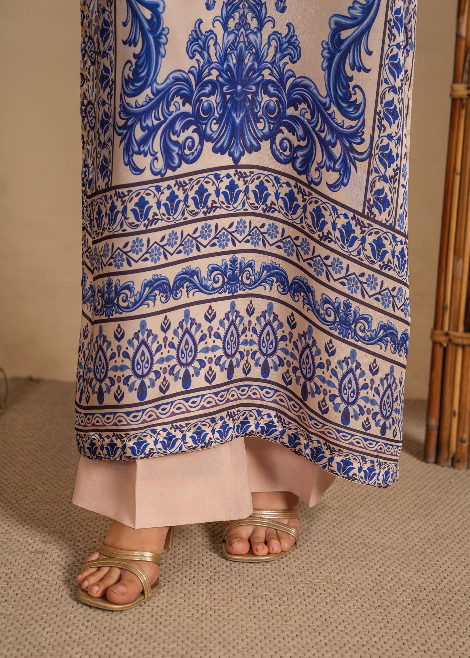 charmuse/shamooz Kurti in Blue, beige