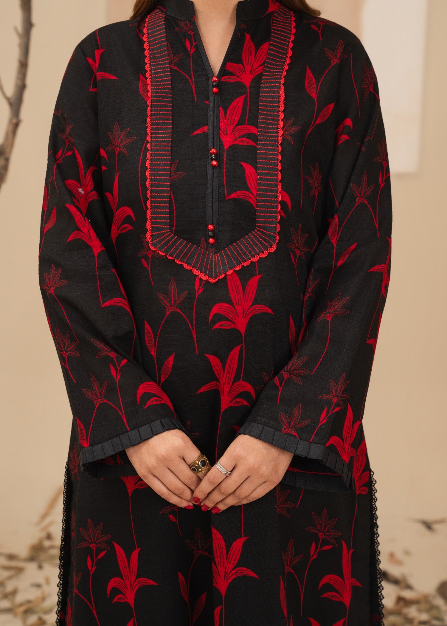 ribbed lawn Kurta Set in Black, crimson