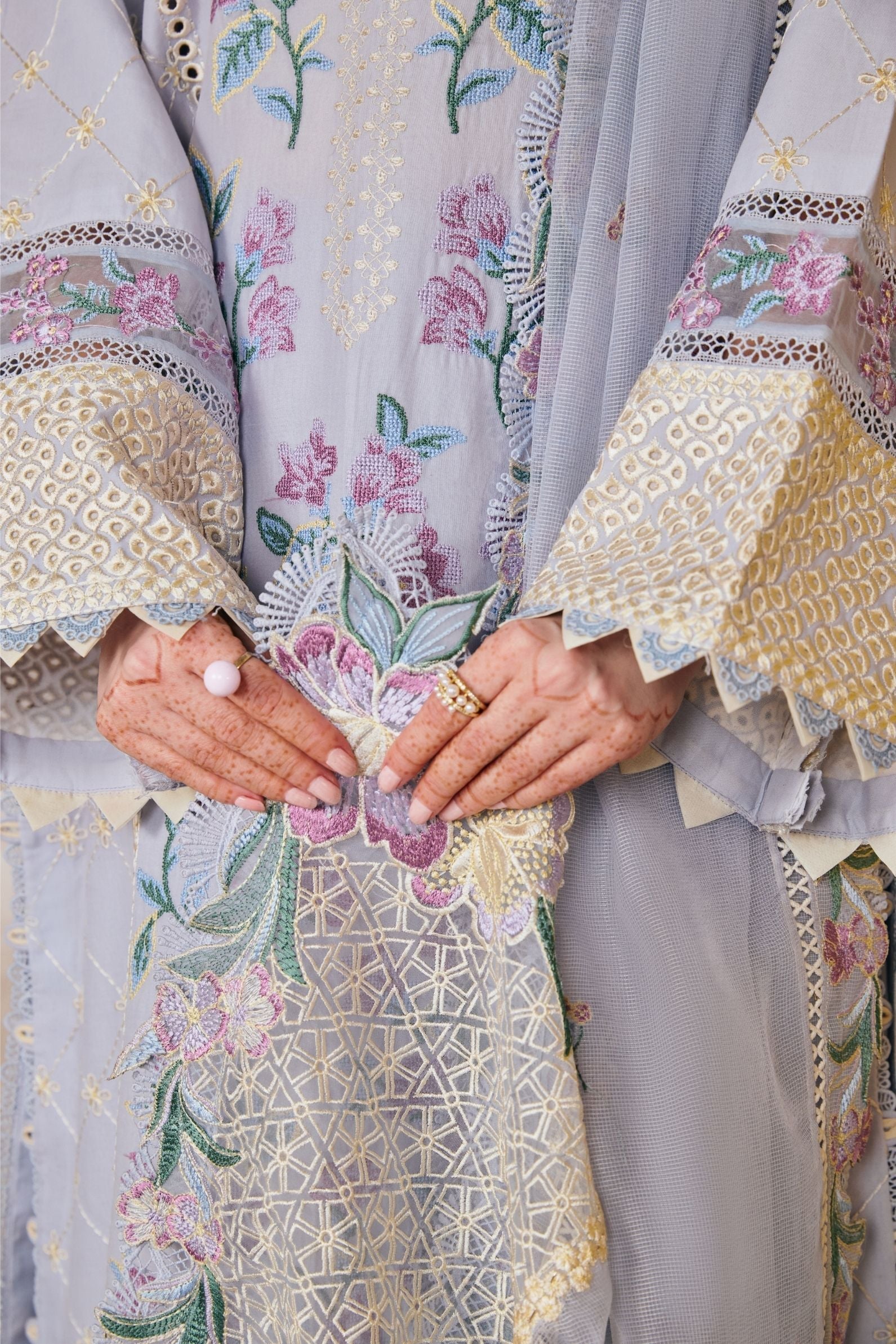 Eid Luxury Lawn – Pari