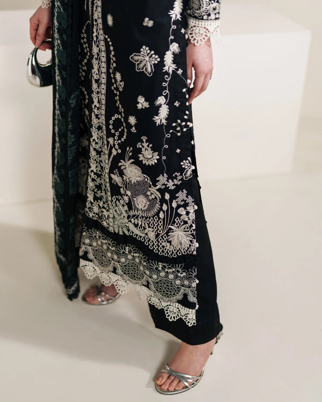 Whispers of Summer Luxury Lawn – MAEVE