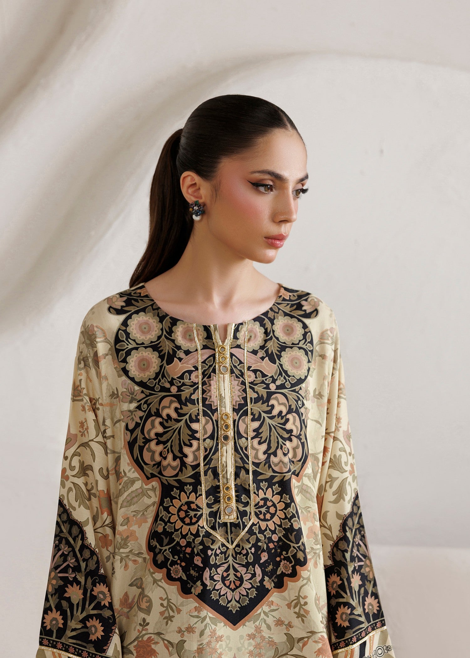 raw silk Kaftan in Beige