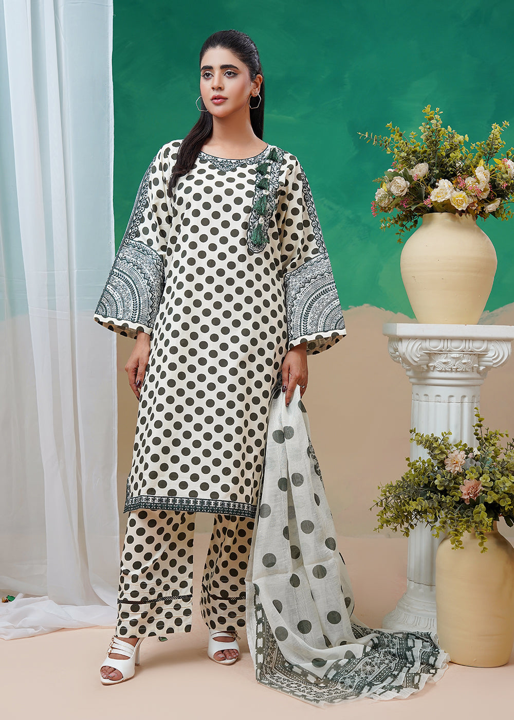 lawn Kurta Set in Olive green, off-white