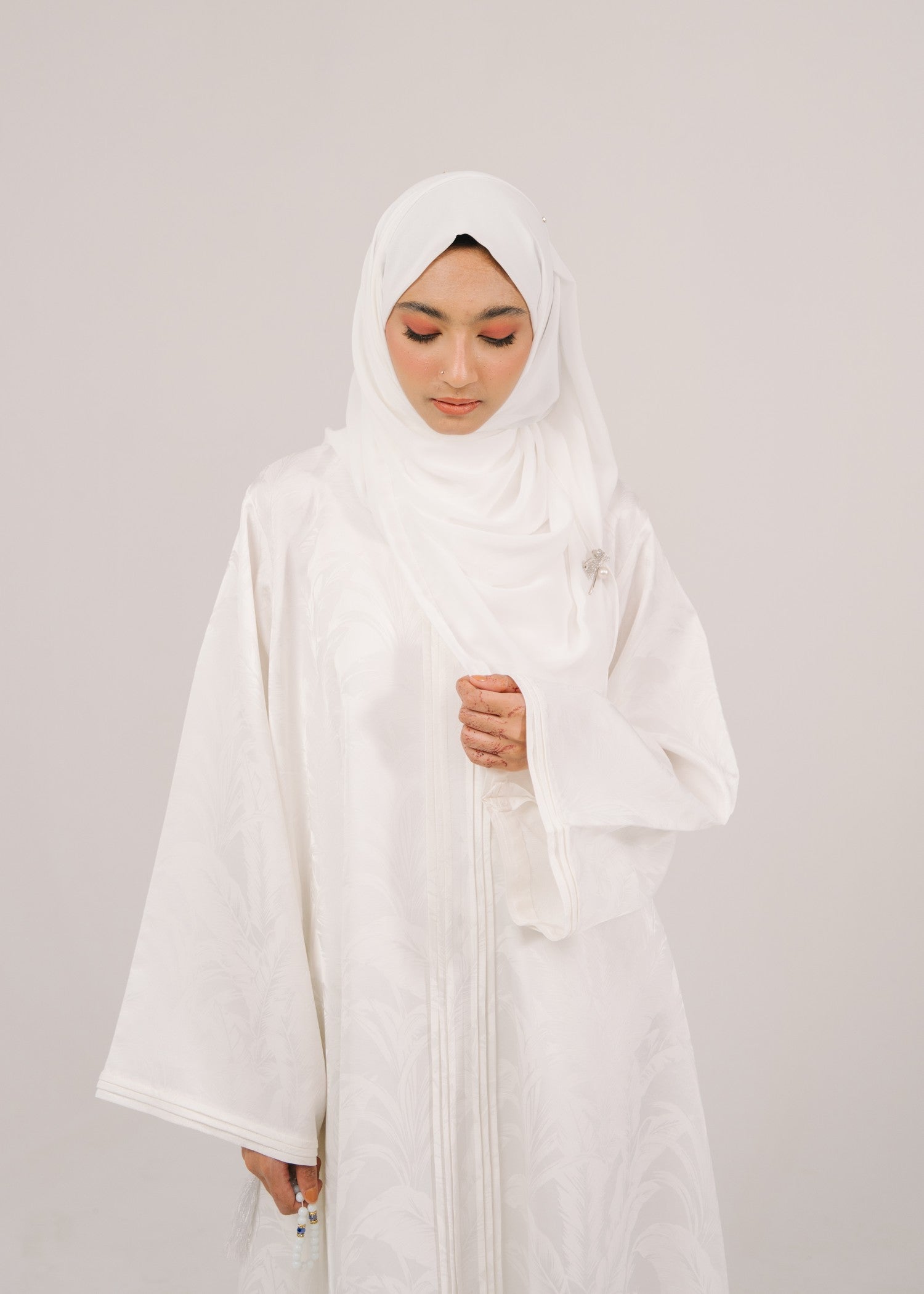 jacquard silk Abaya in Snow