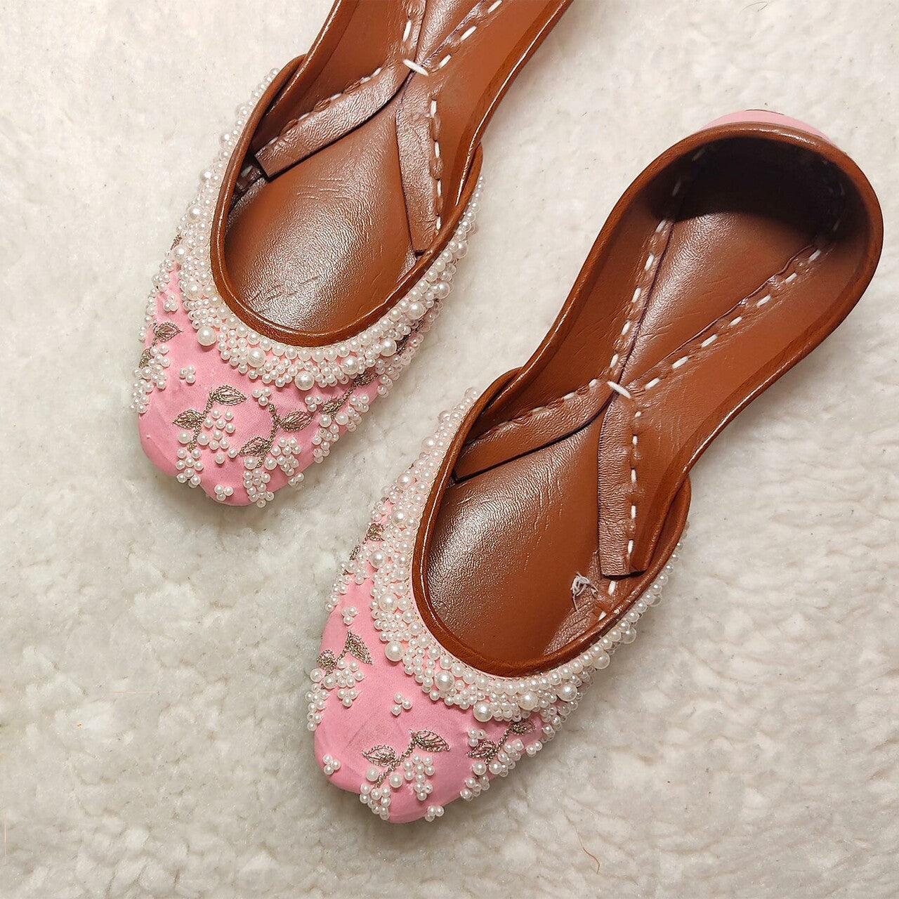 Khussa in Baby pink by - High Quality Women Khussa YDS5077