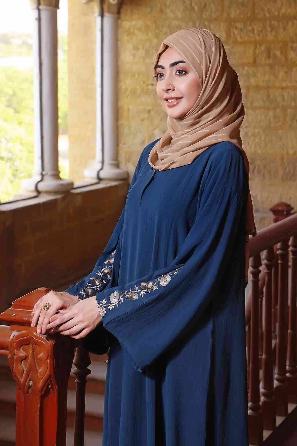 polyester Abaya in Blue