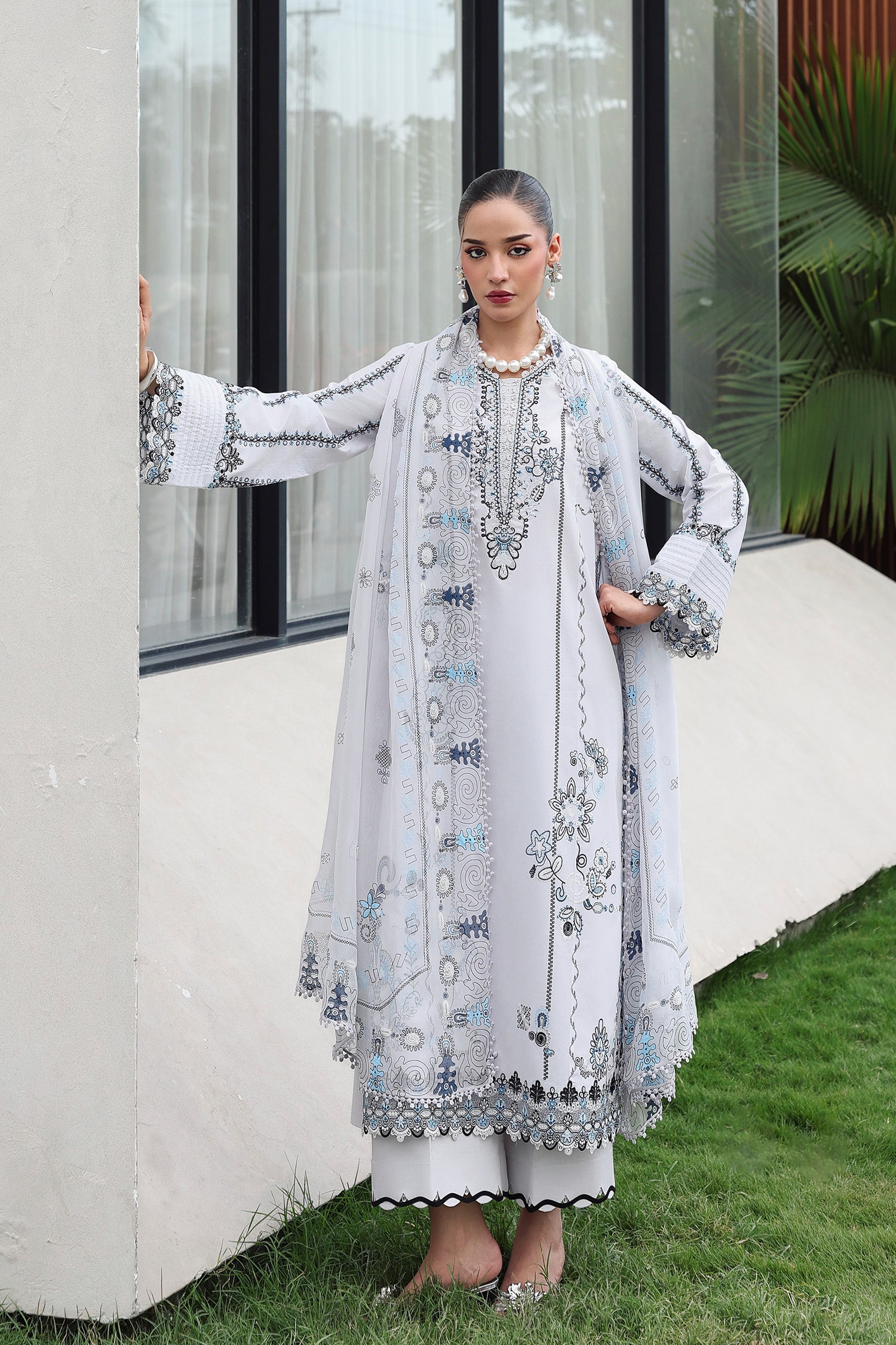 Qline Lawn Drop II – QKL-03 SAMIA