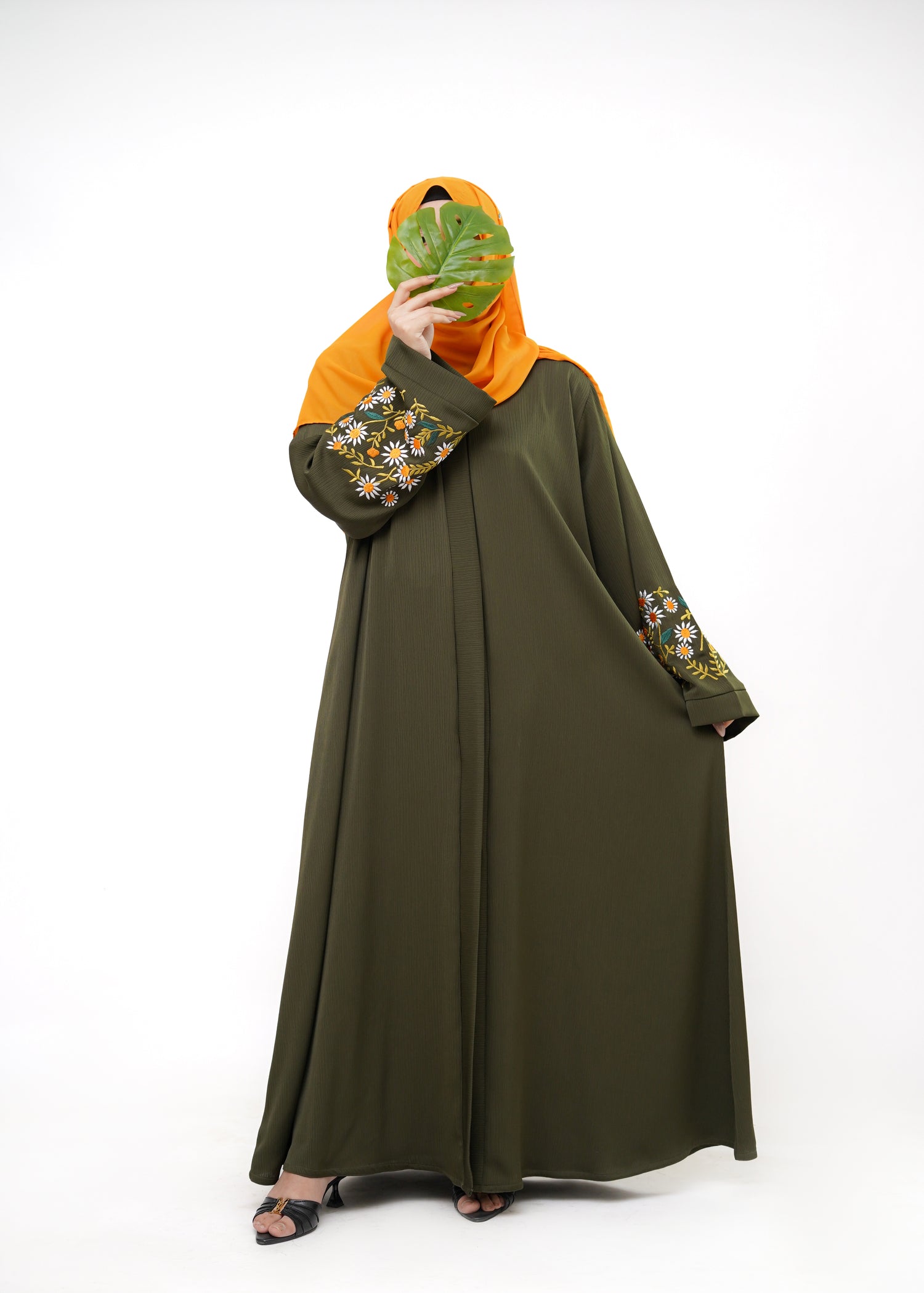 nidha Abaya in Olive green, army green