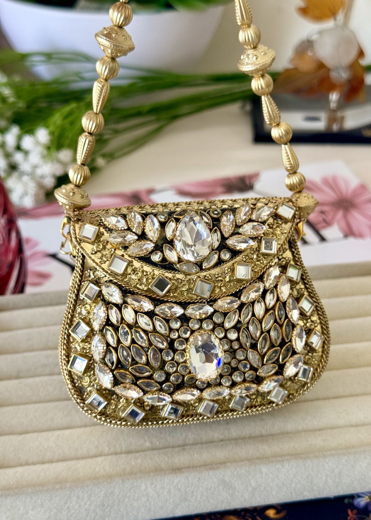 Clutch in Gold, white Color by - Trendy Women Clutch HFN9142