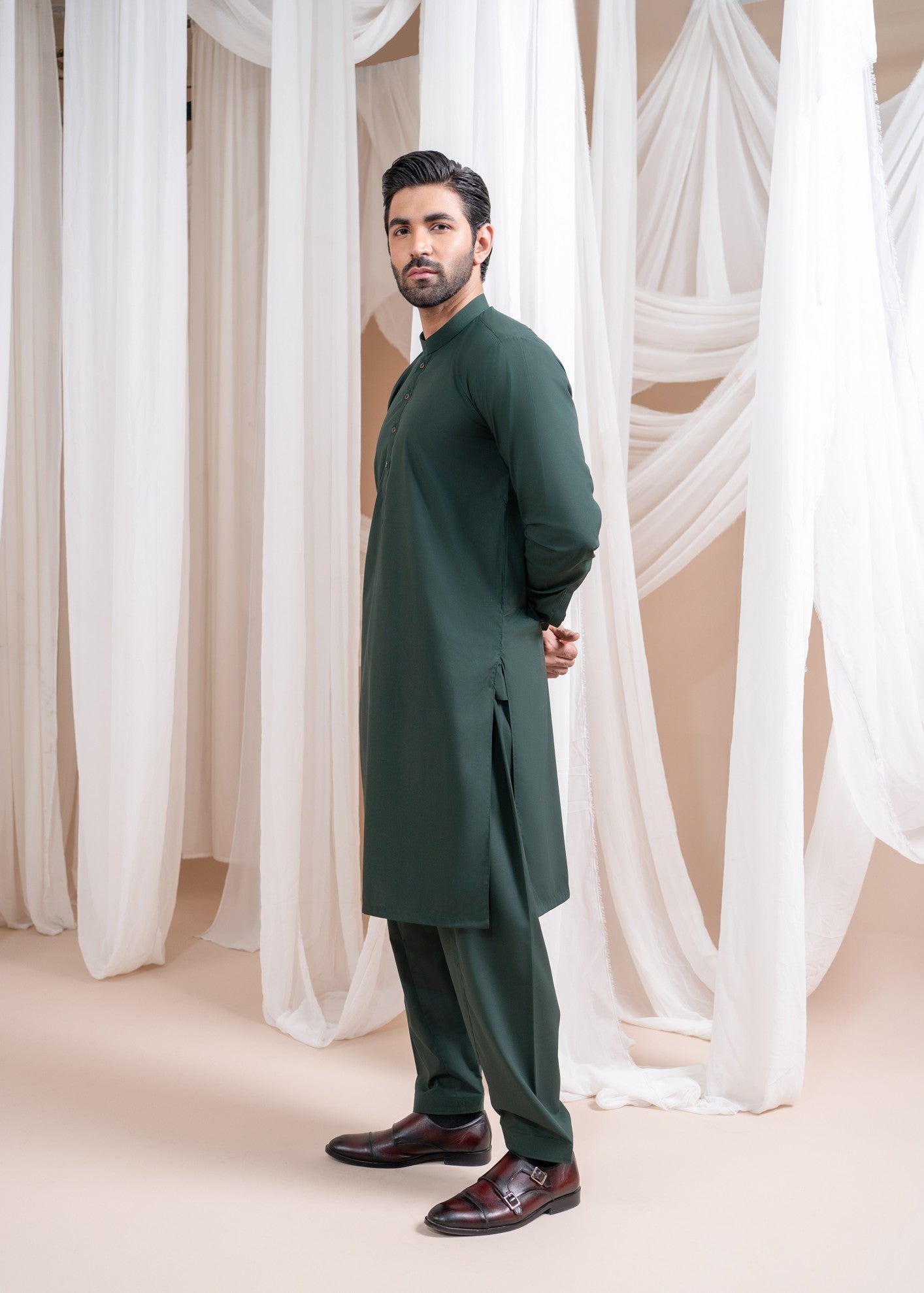 wash & wear Shalwar Kameez in Bottle green