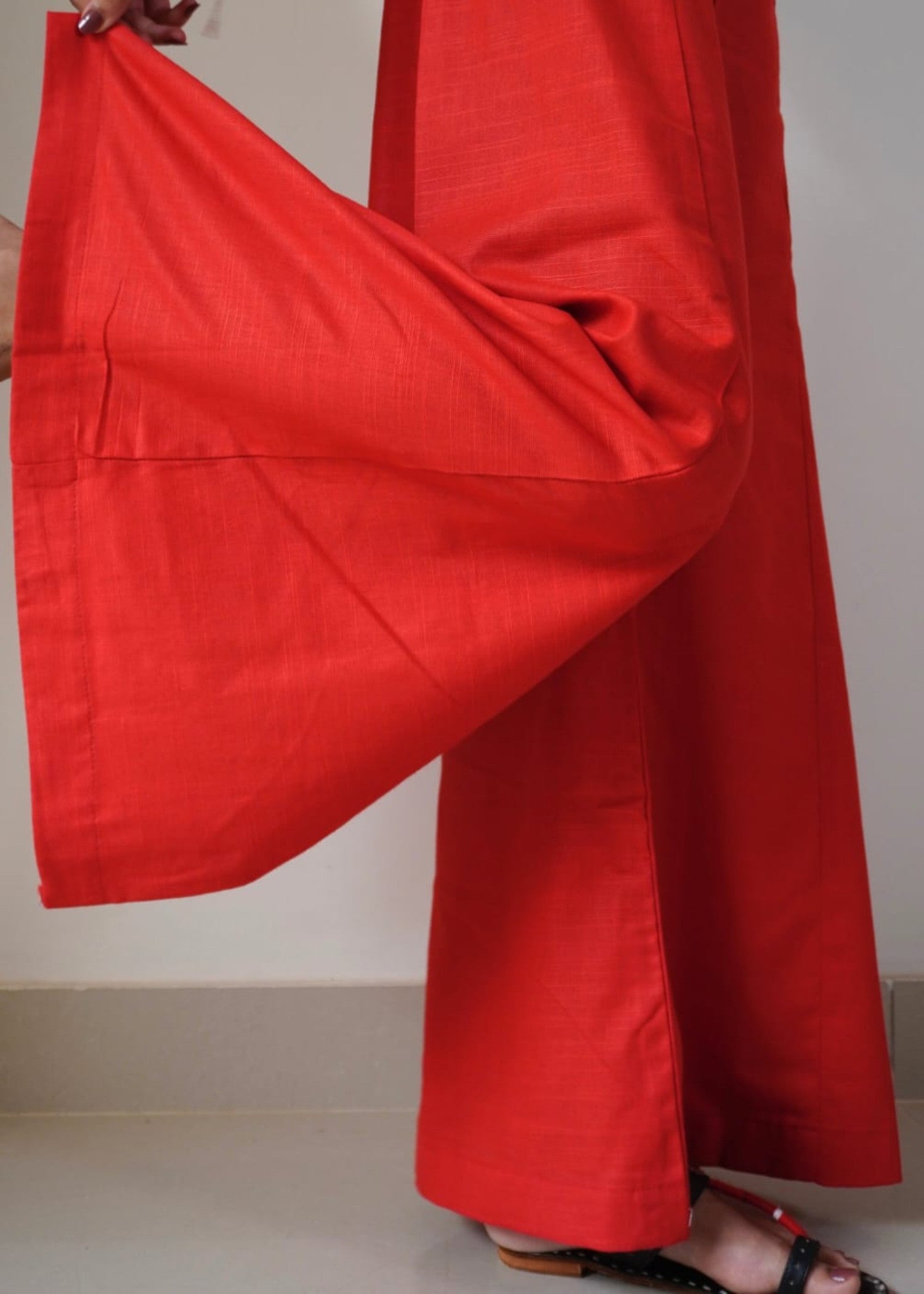 khaddar Trousers in Red
