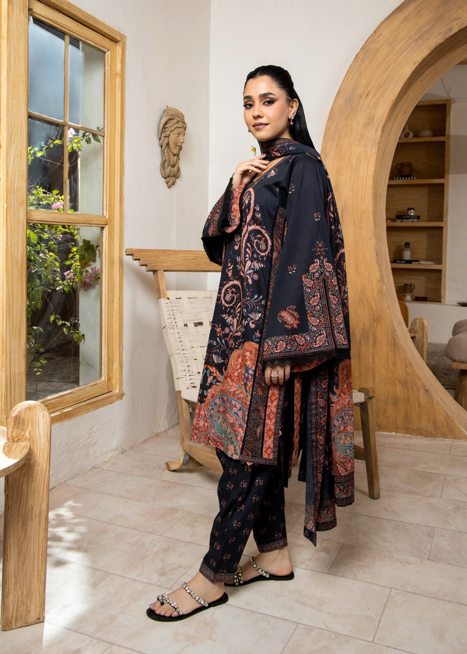 lawn Unstitched in Onyx