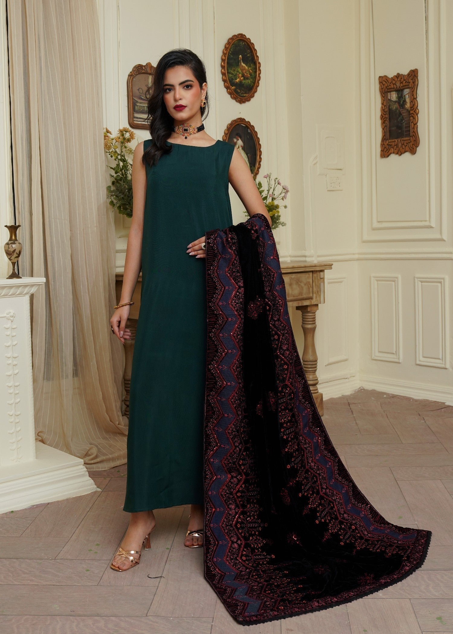 Shawl in Black Color by - Trendy Women Shawl QAI2523