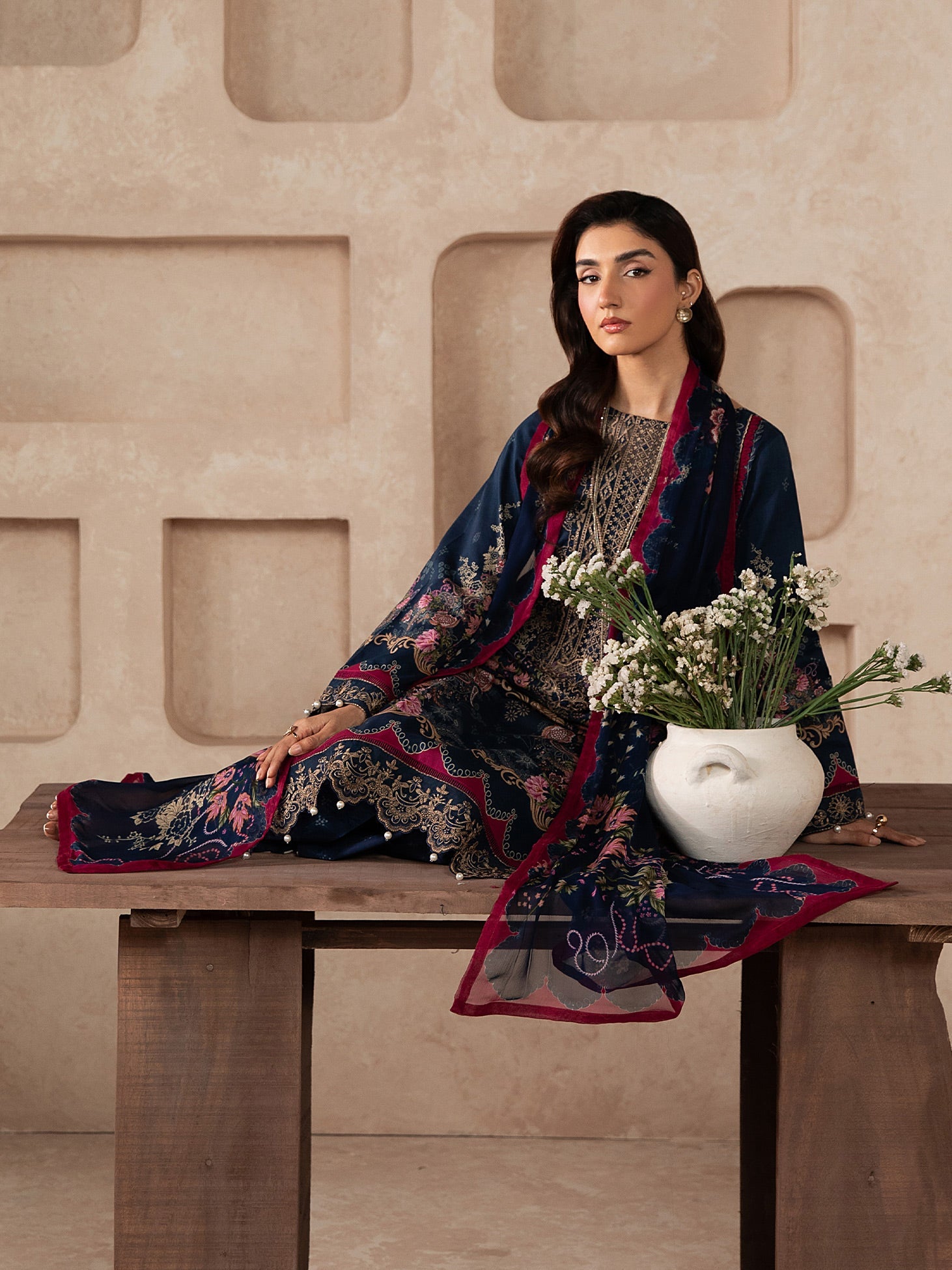 Syra Lawn – Aluxe