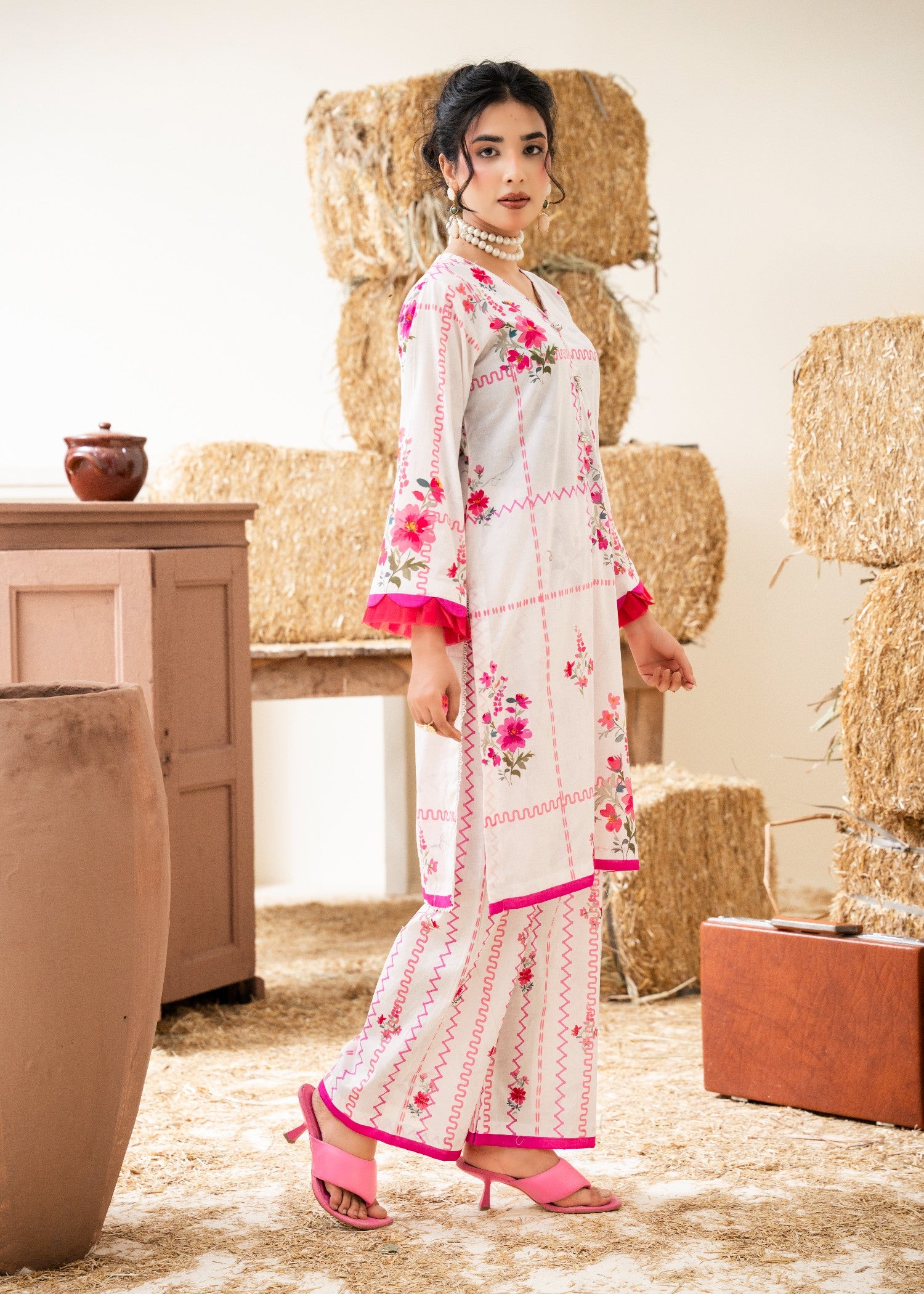 lawn Kurta Set in White, shocking pink
