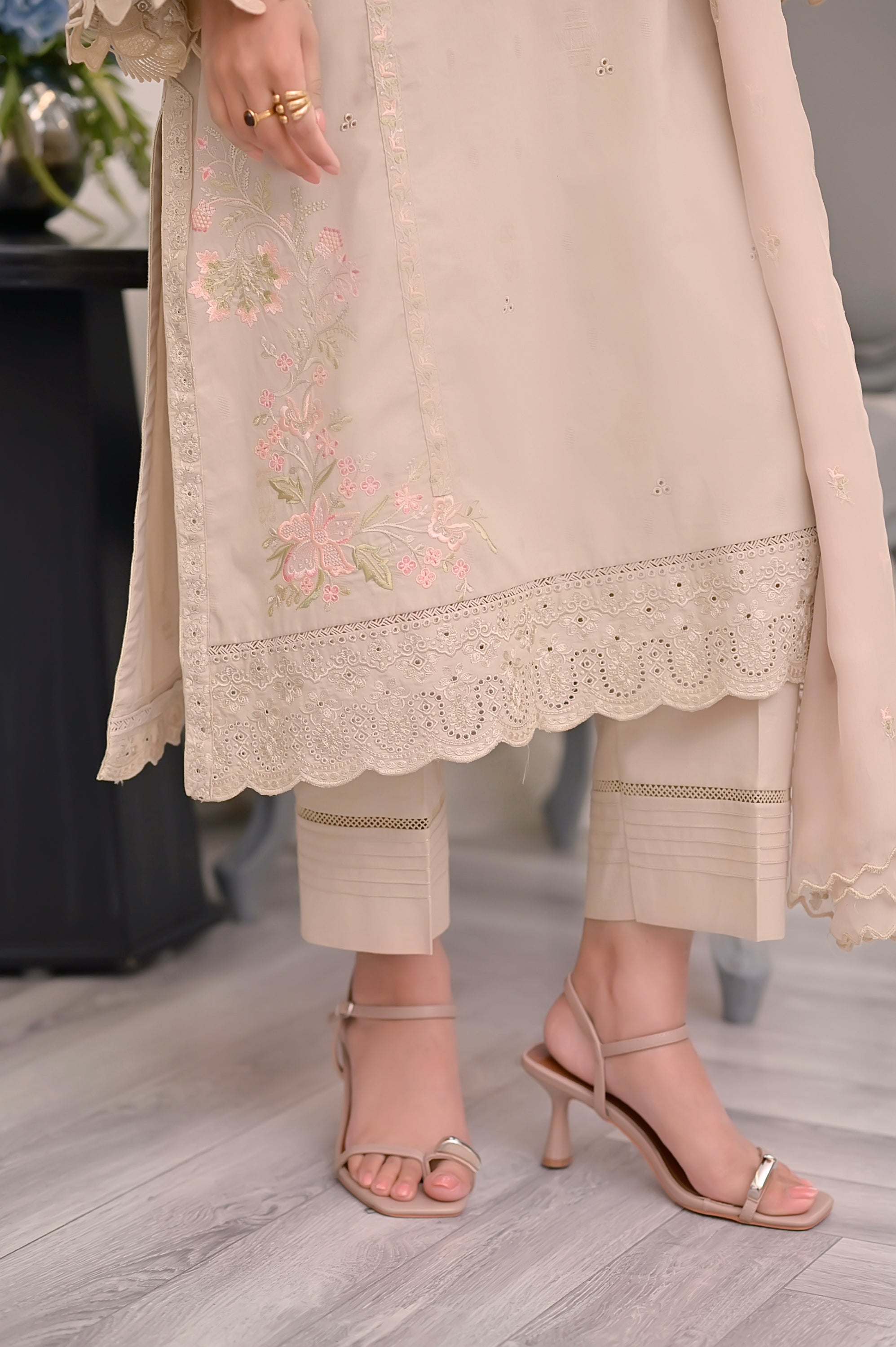 jacquard Unstitched in Almond brown