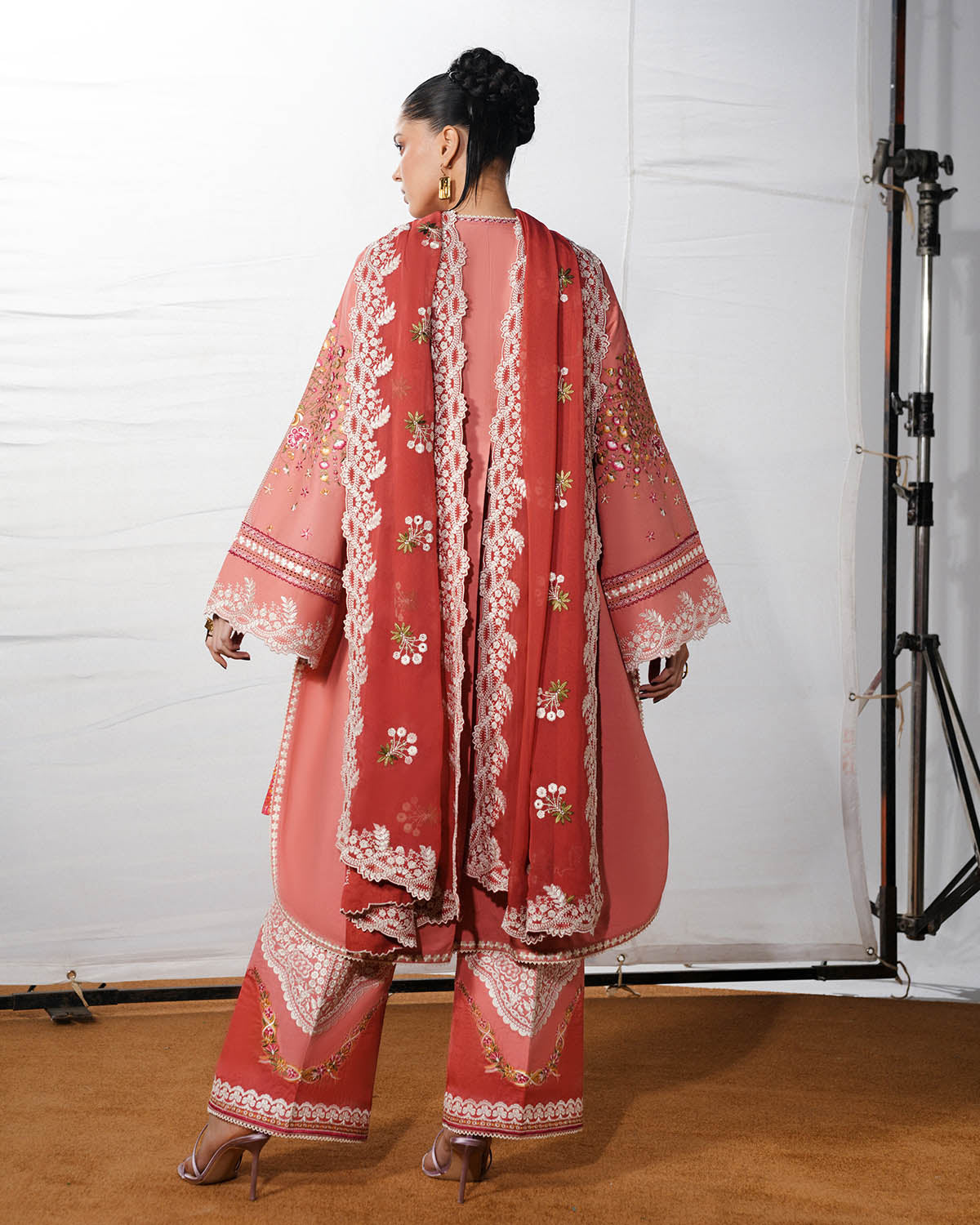 Jugnu Spring/Summer Lawn – Dinaz