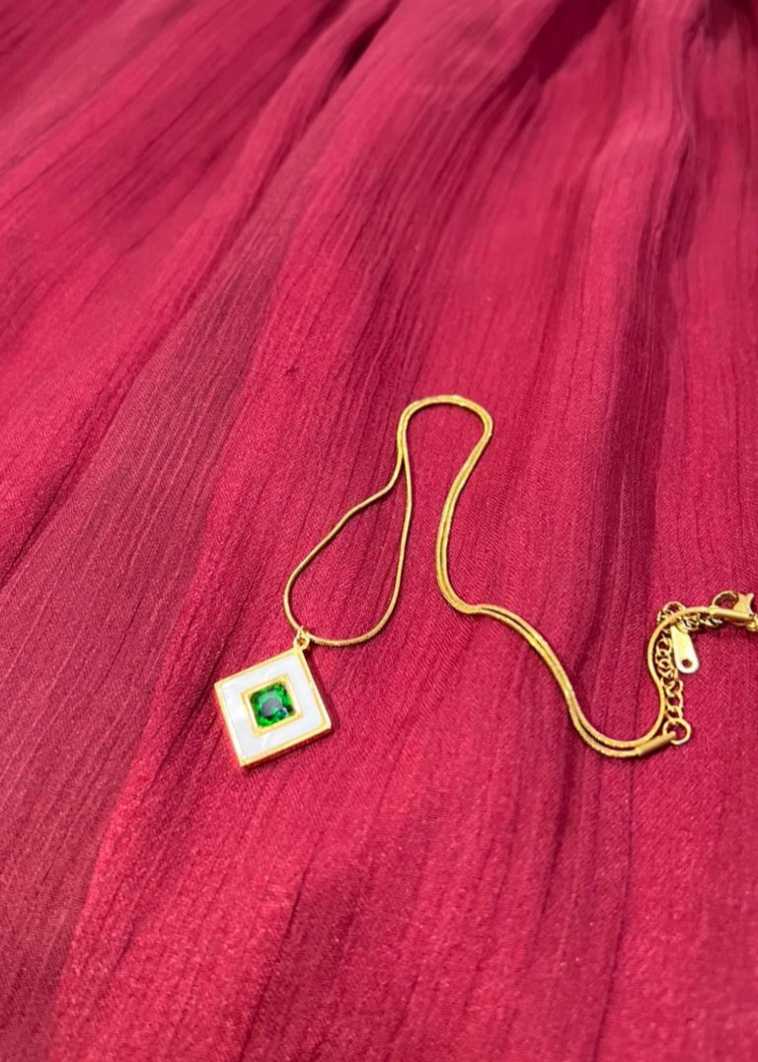 Necklace in Green Color by - Trendy Women Necklace HCP2088