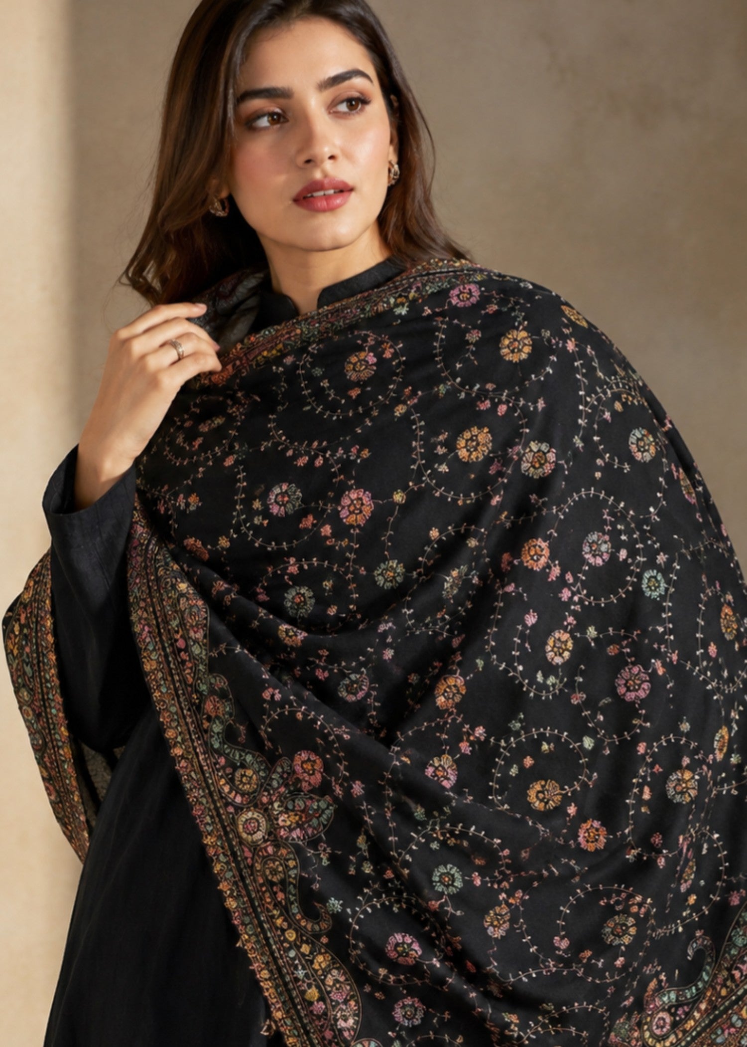 Shawl in Black Color by - Trendy Women Shawl VYN9474