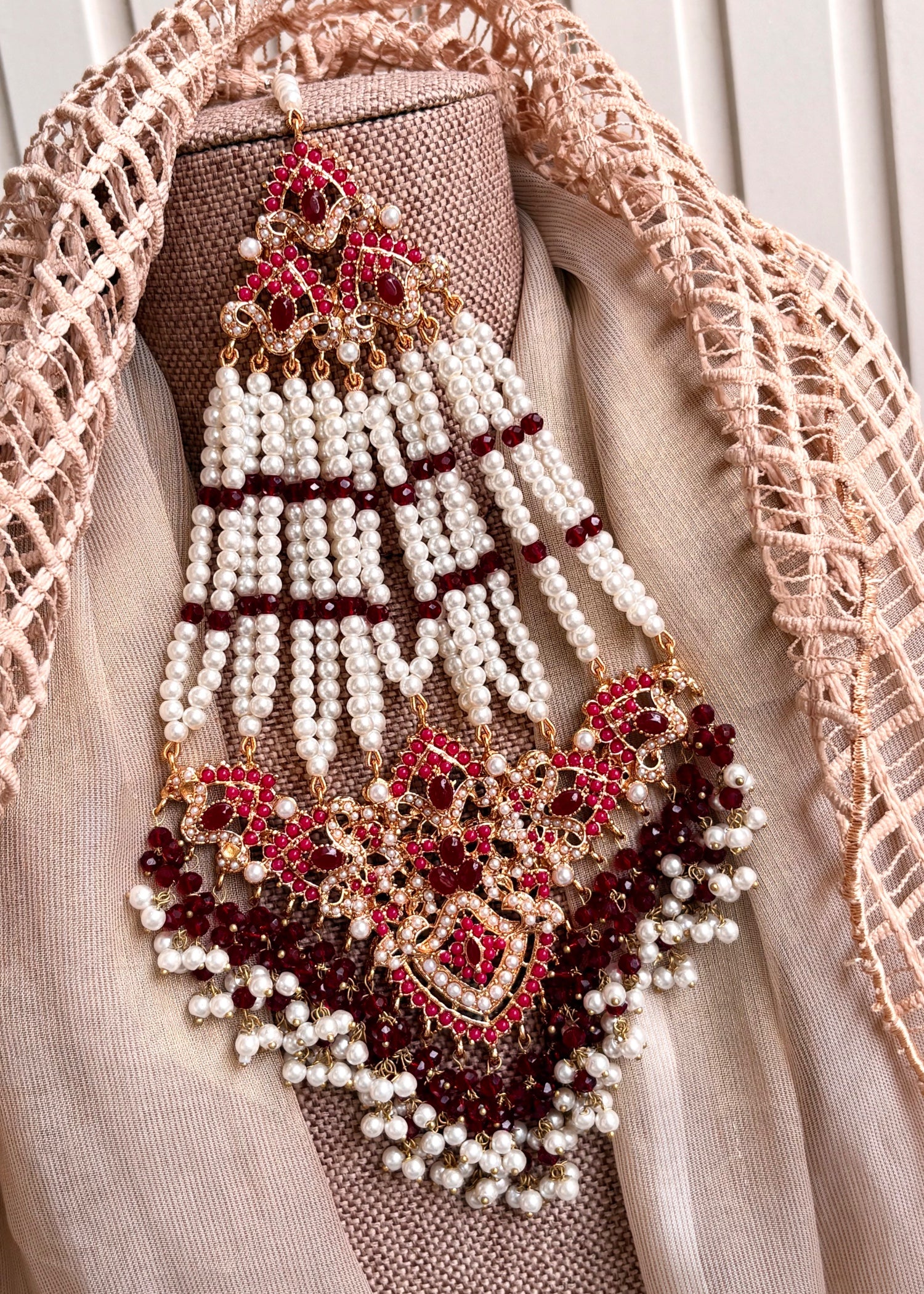 Jewelry Set in Maroon Color by - Trendy Women Jewelry Set BVG6801