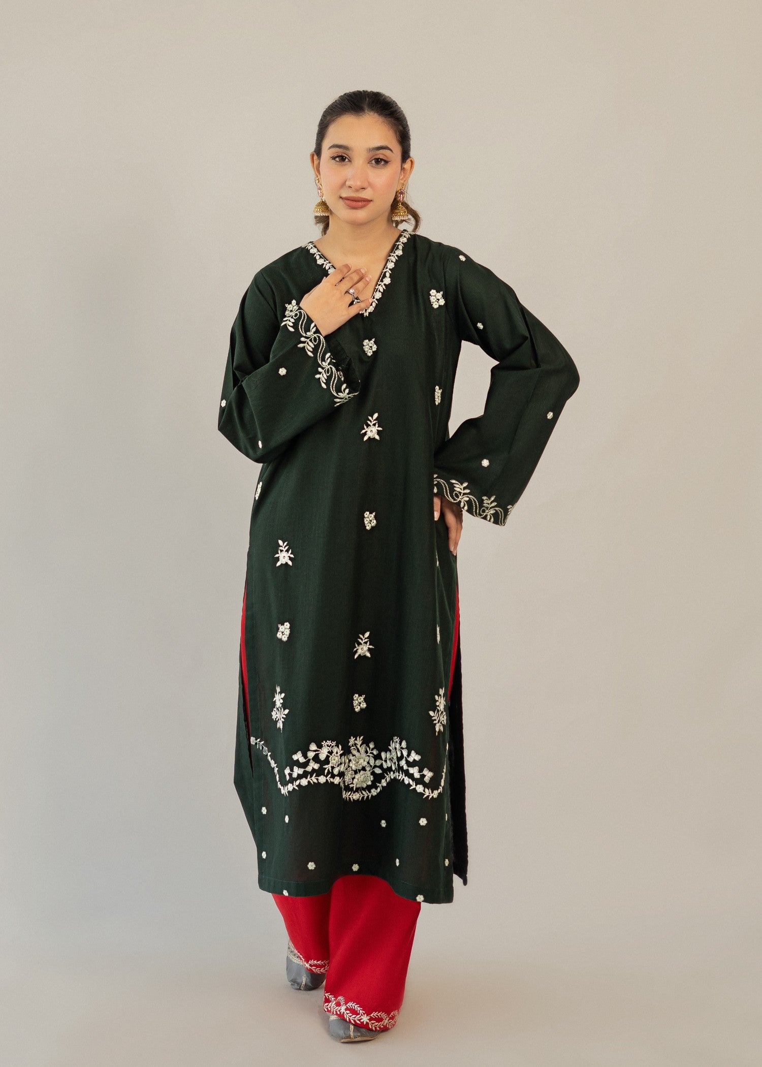 slub khaddar Kurta Set in Bottle green, red