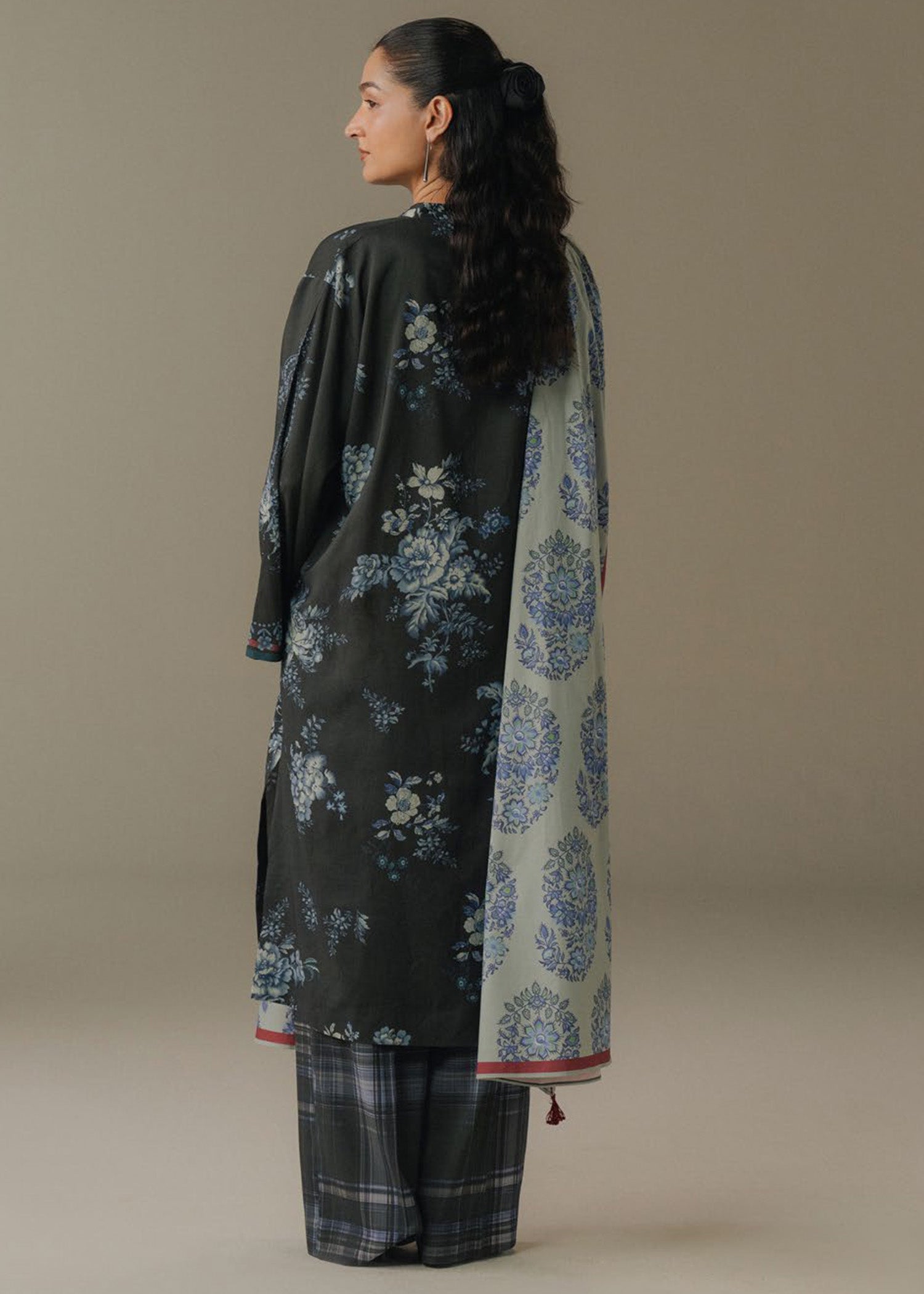 linen Unstitched in Black