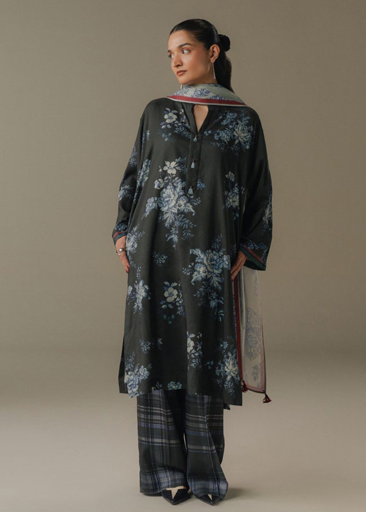 linen Unstitched in Black