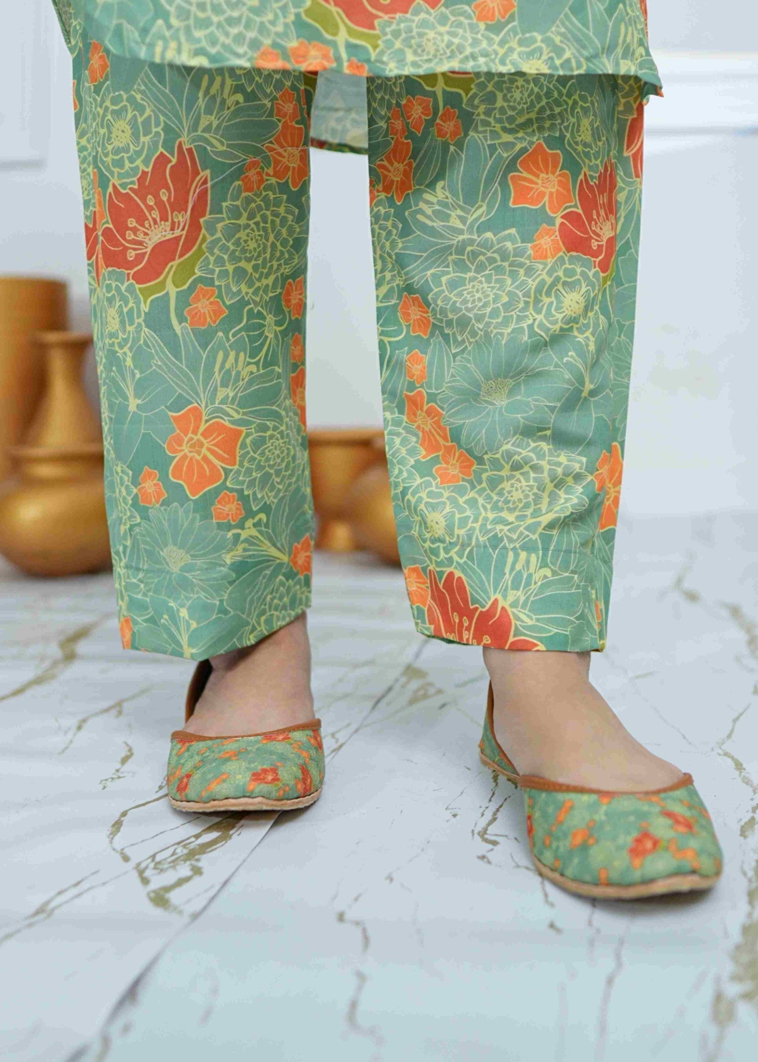 swiss lawn Kurta Set in Apple green