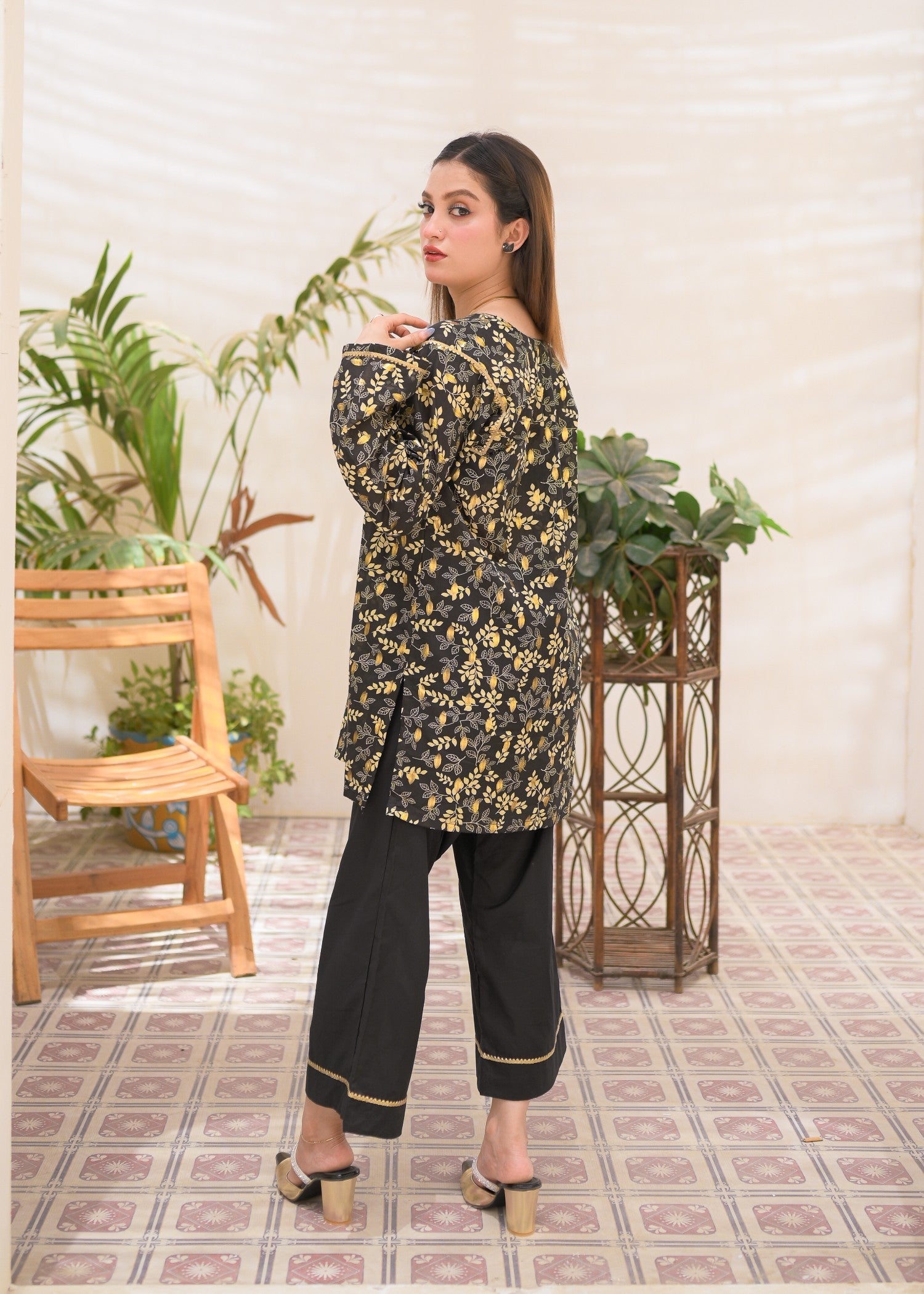 lawn Kurta Set in Charcoal black
