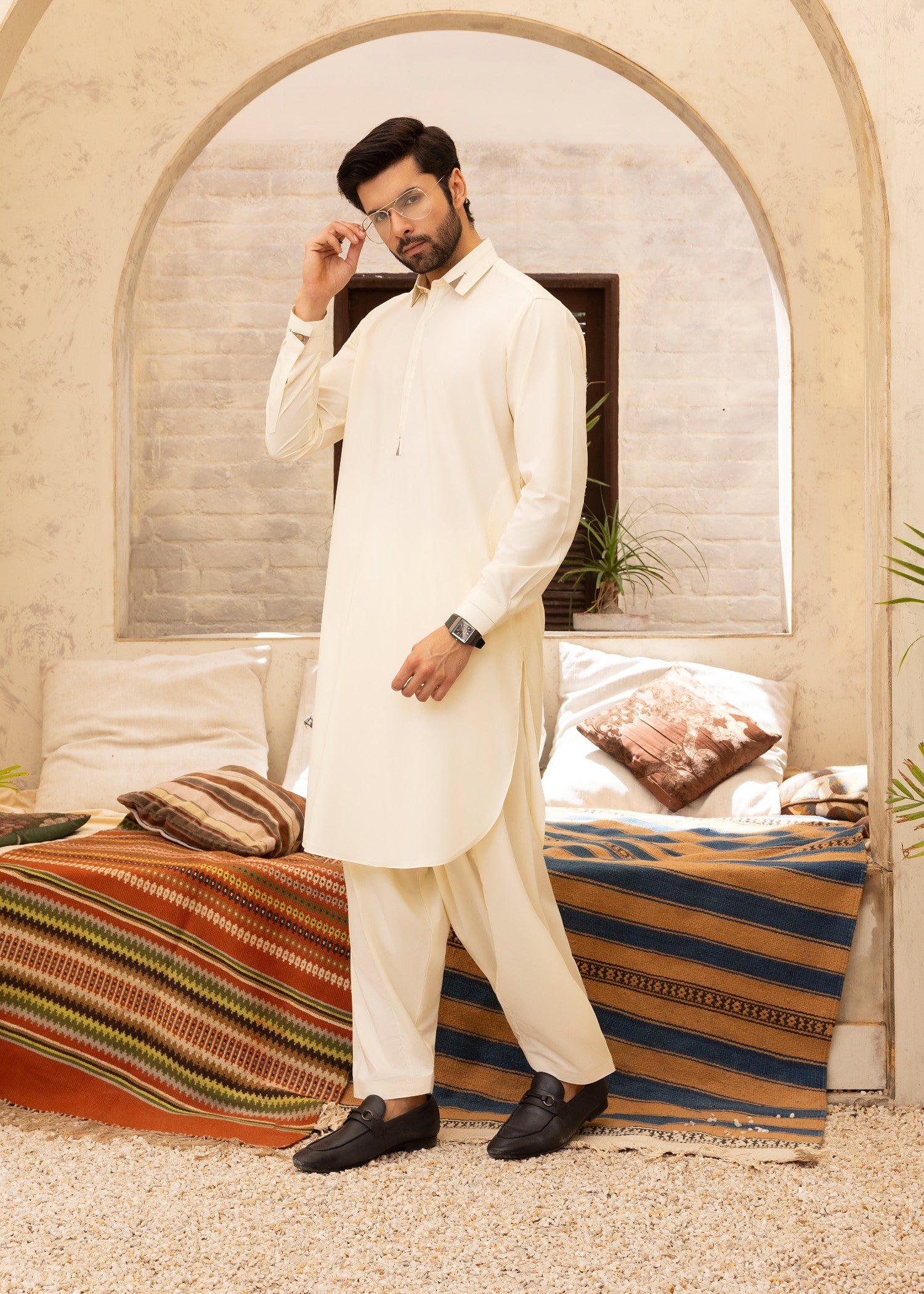 wash & wear Shalwar Kameez in Cream
