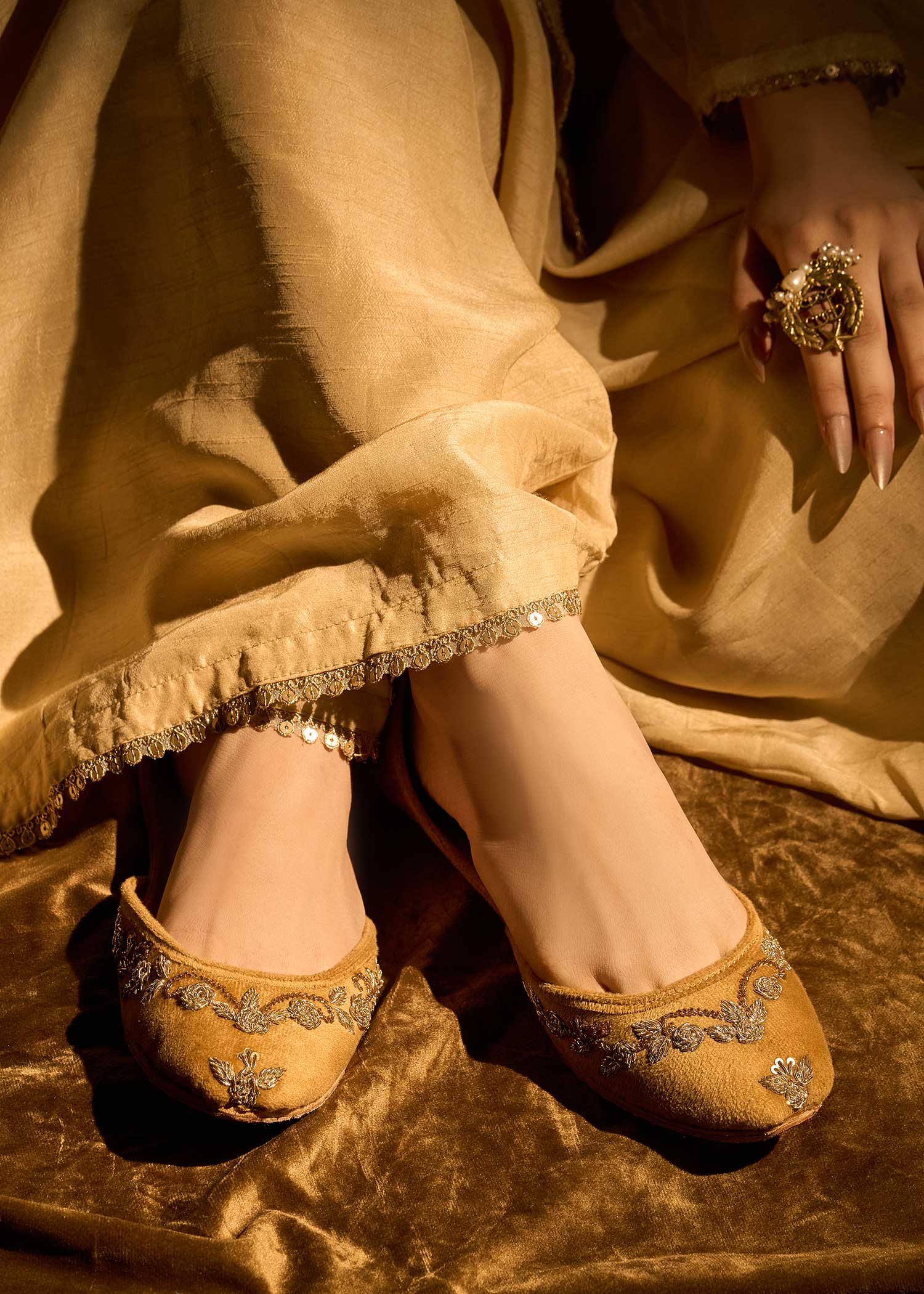 Khussa in Tan brown by - High Quality Women Khussa VKW0269