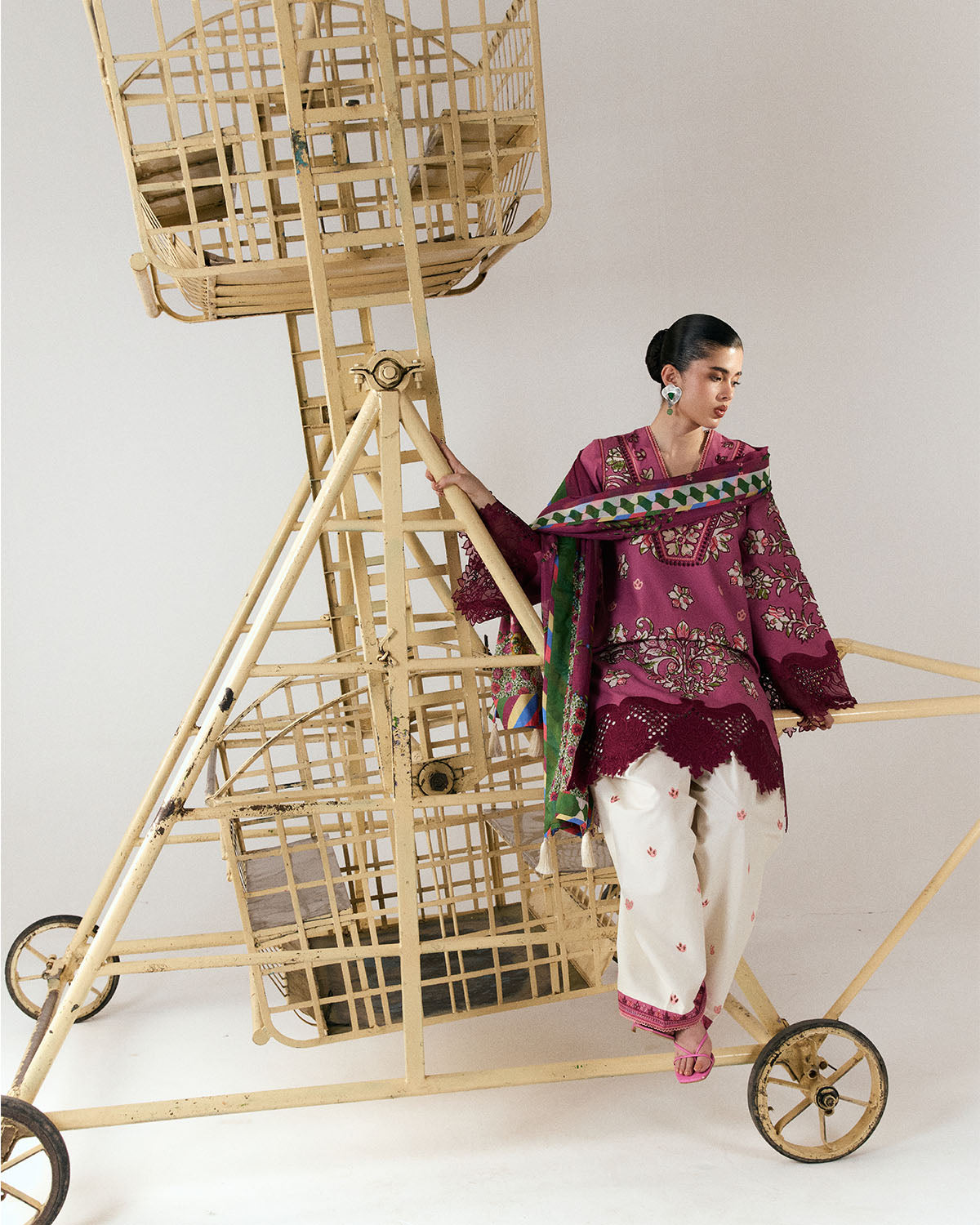 Jugnu Luxury Lawn Edit – Yawi