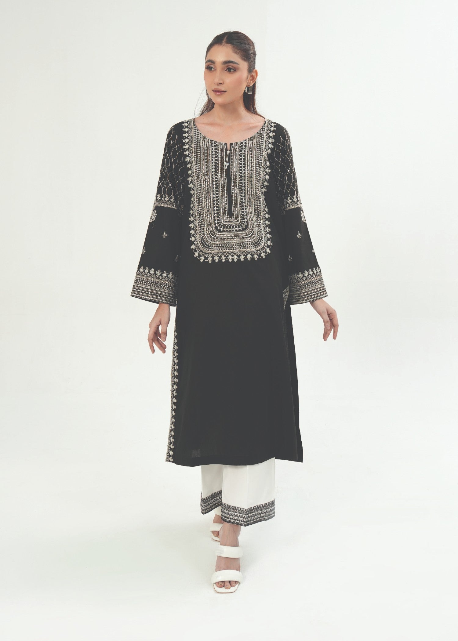 lawn Kurta Set in Jet black