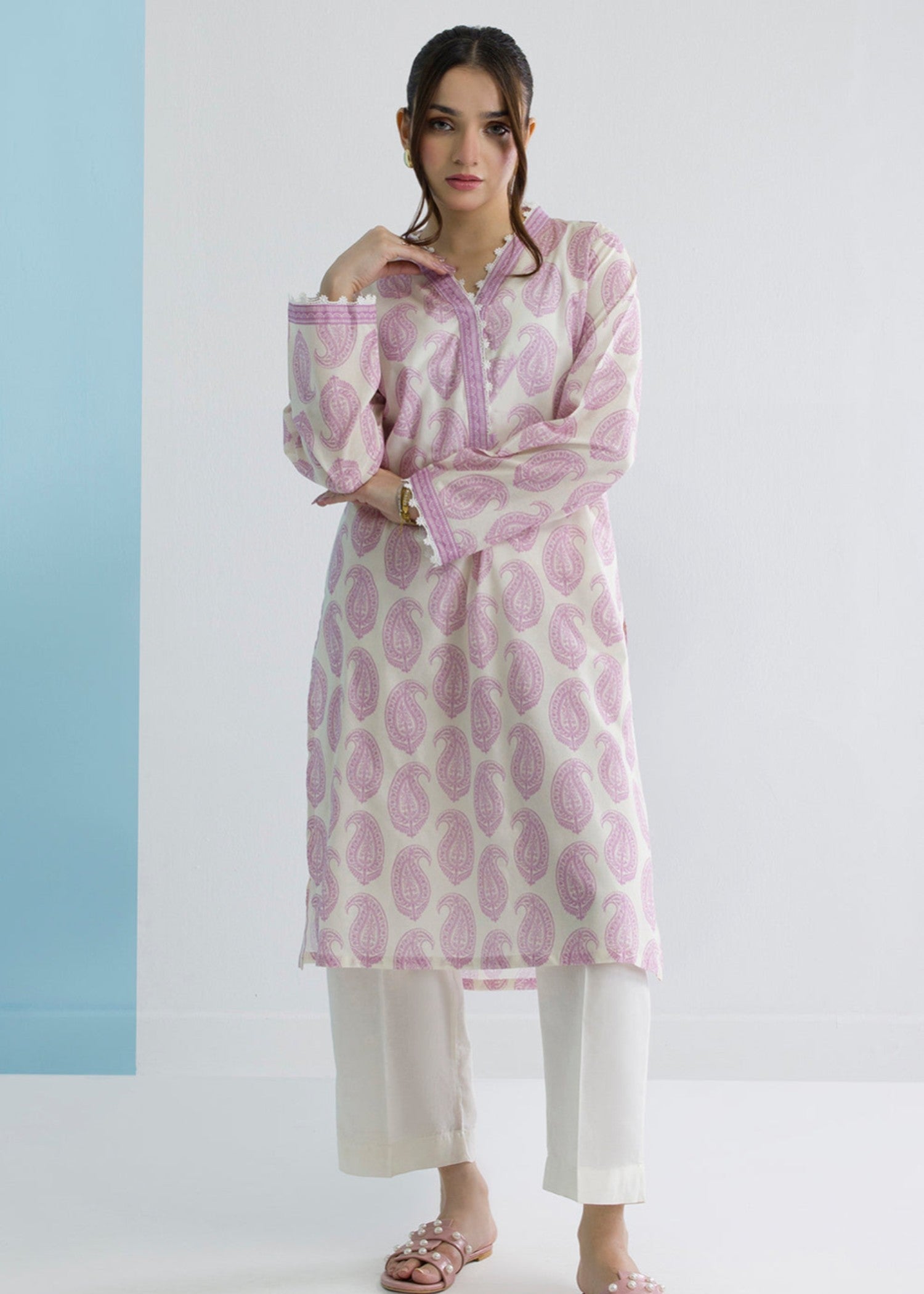 cambric Kurti in Off-white