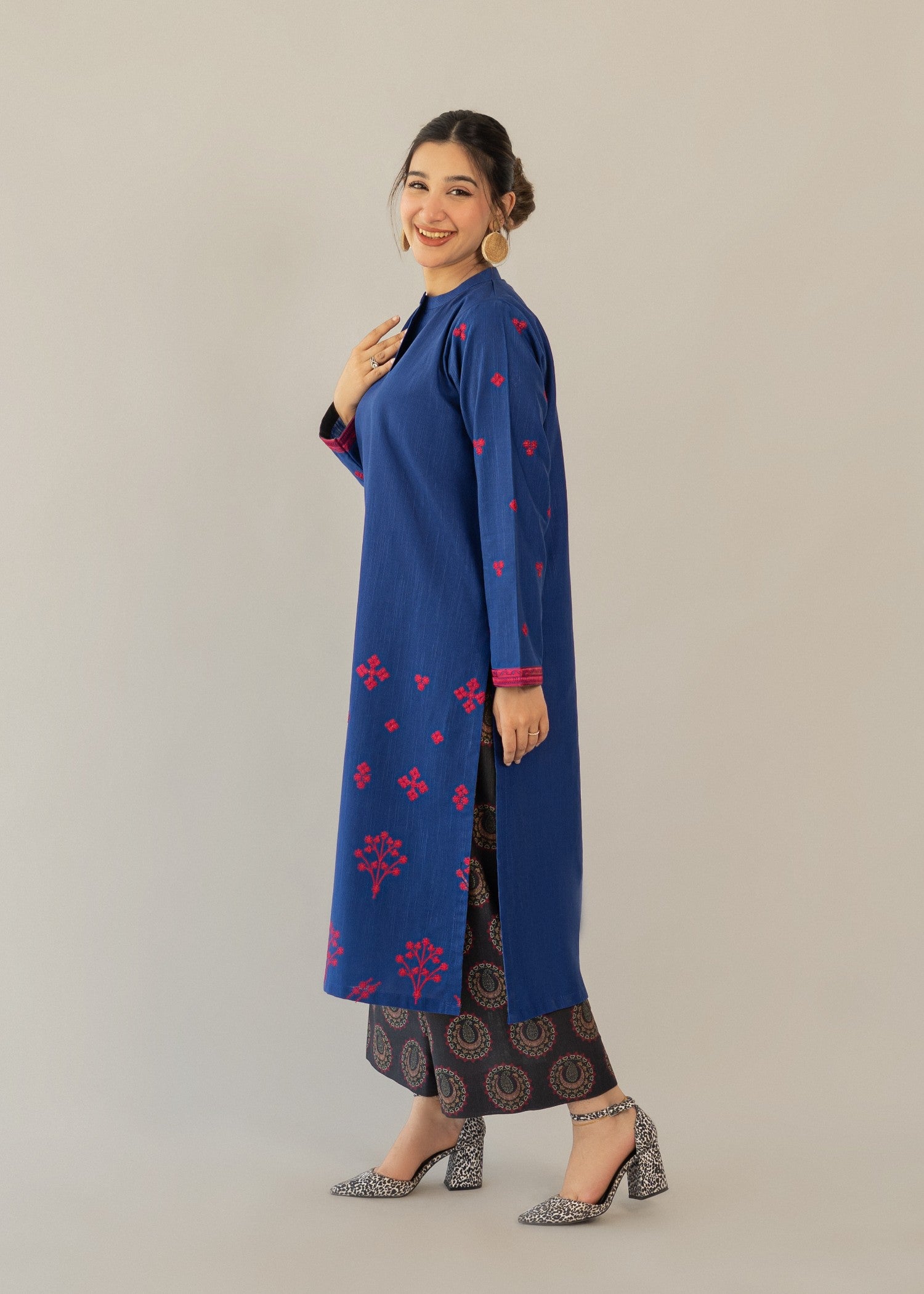 slub khaddar Kurta Set in Blue, charcoal black