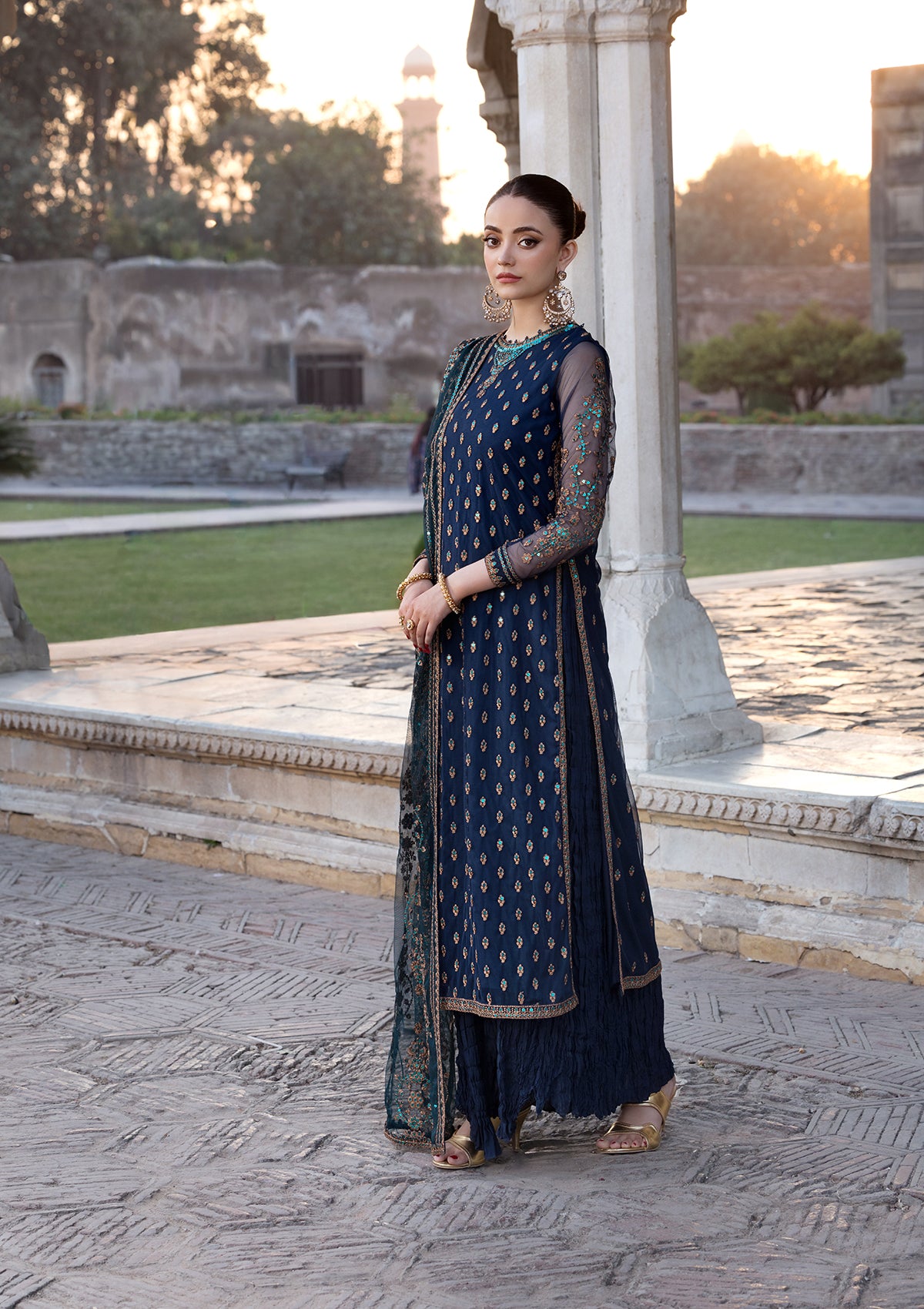 net Unstitched in Dark blue