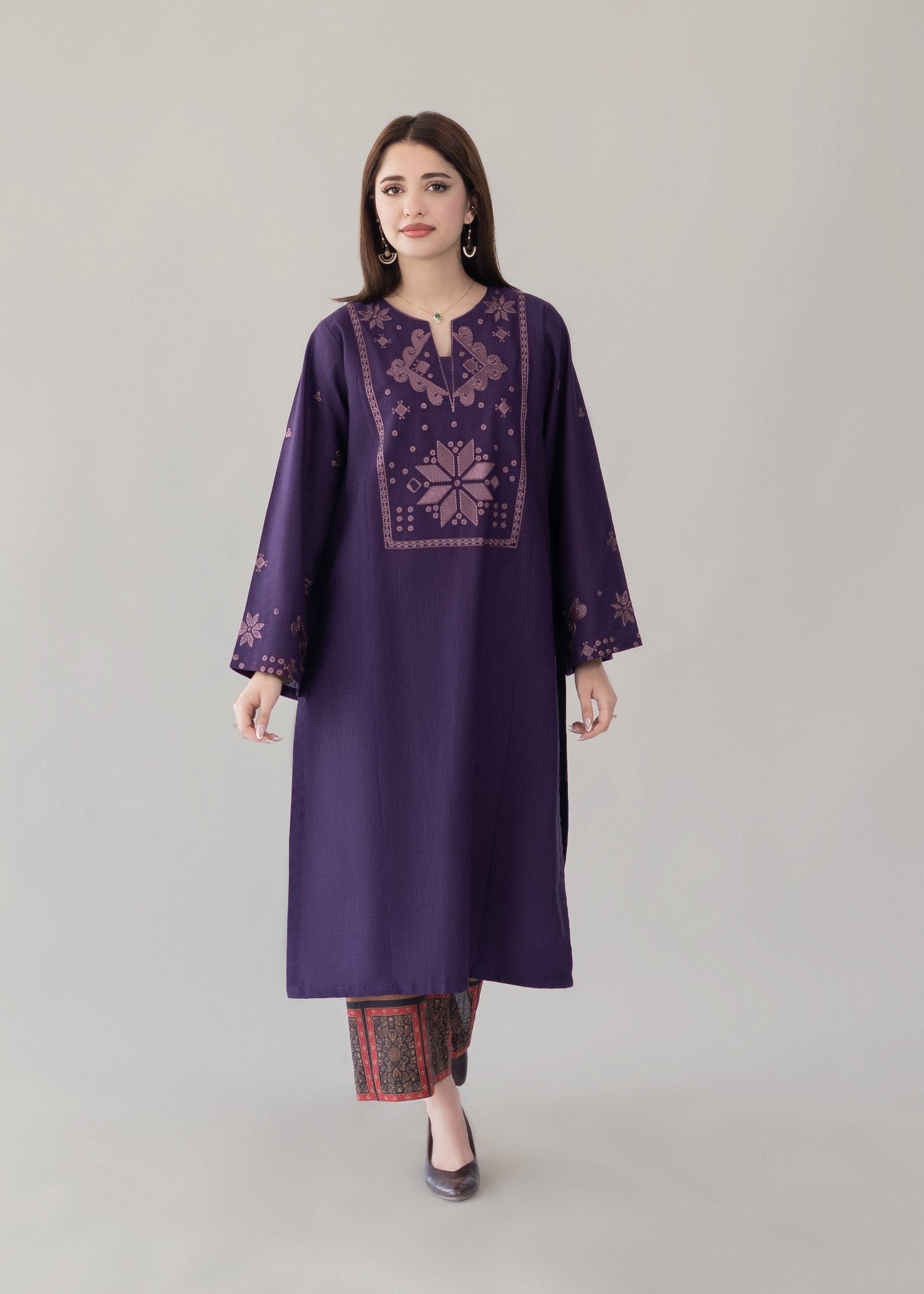 slub khaddar Kurta Set in Black, purple