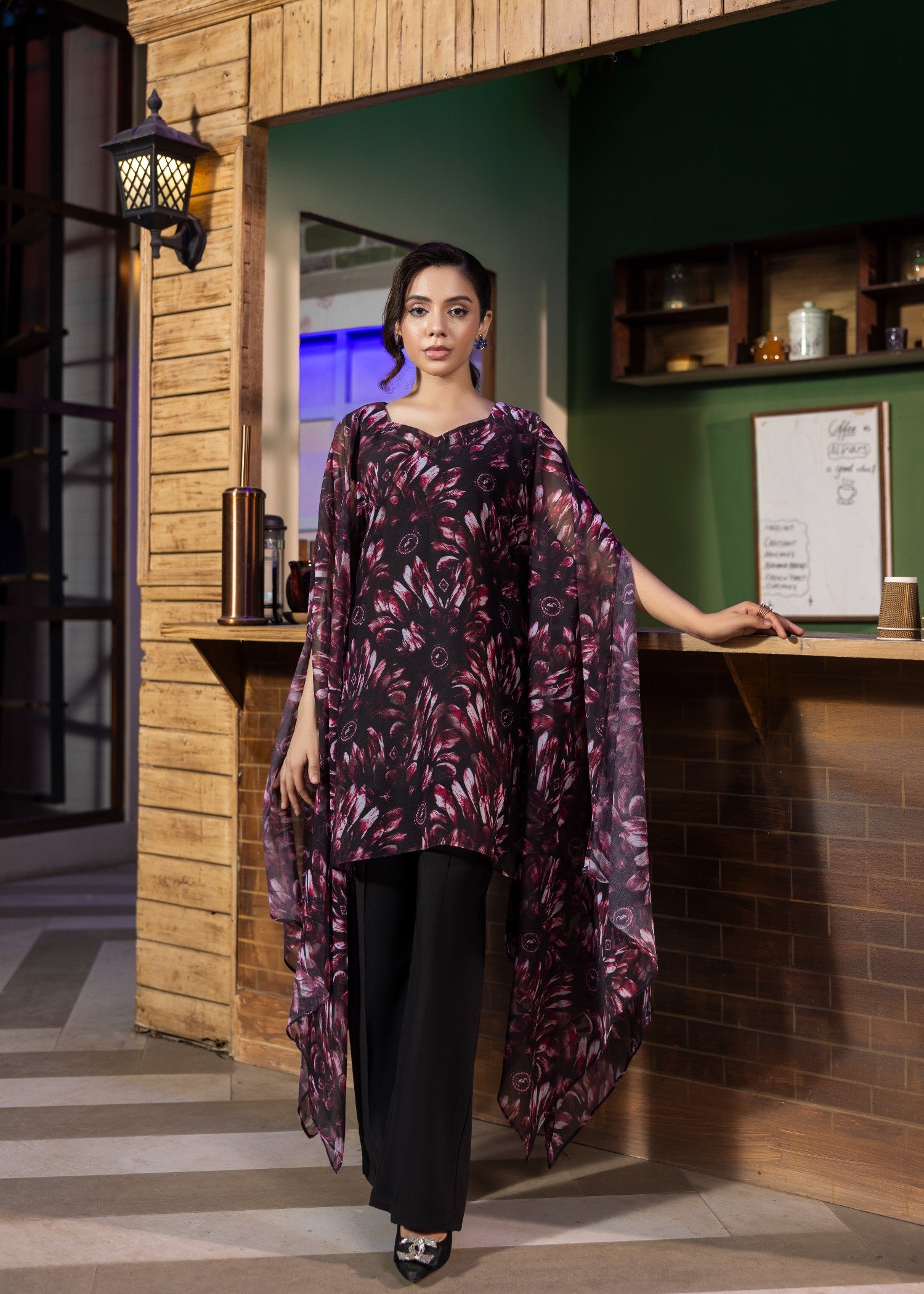 chiffon Kaftan in Black, magenta