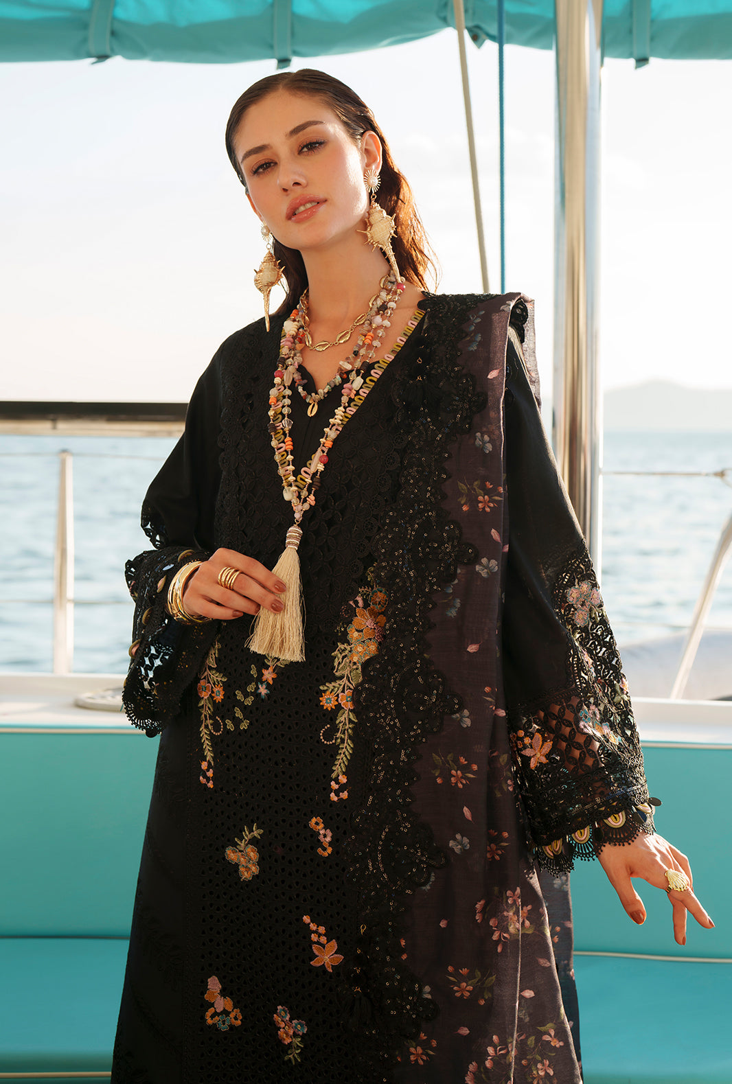 AJR Evara Luxury Lawn – Riela