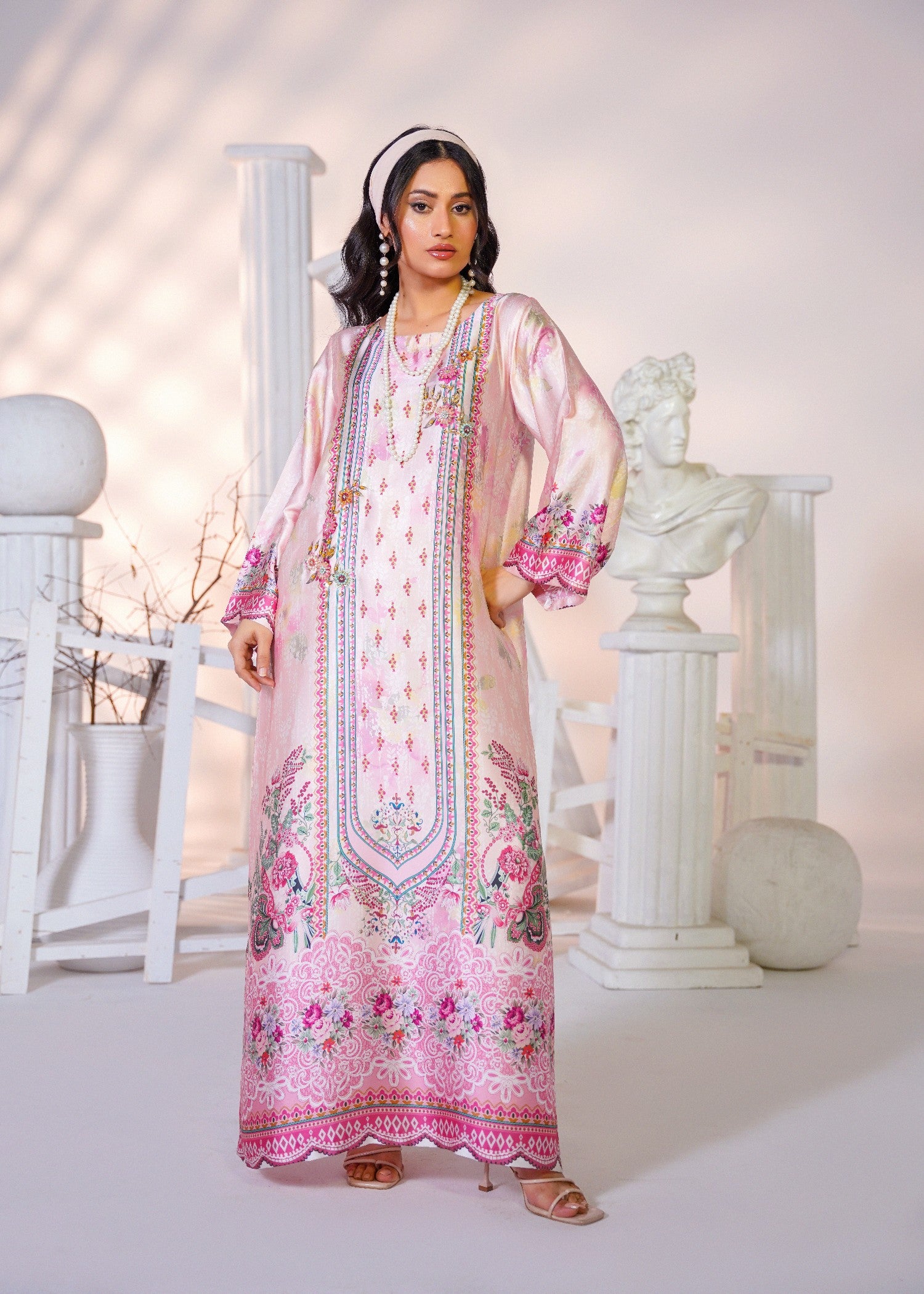 charmuse/shamooz Kaftan in Pastel pink