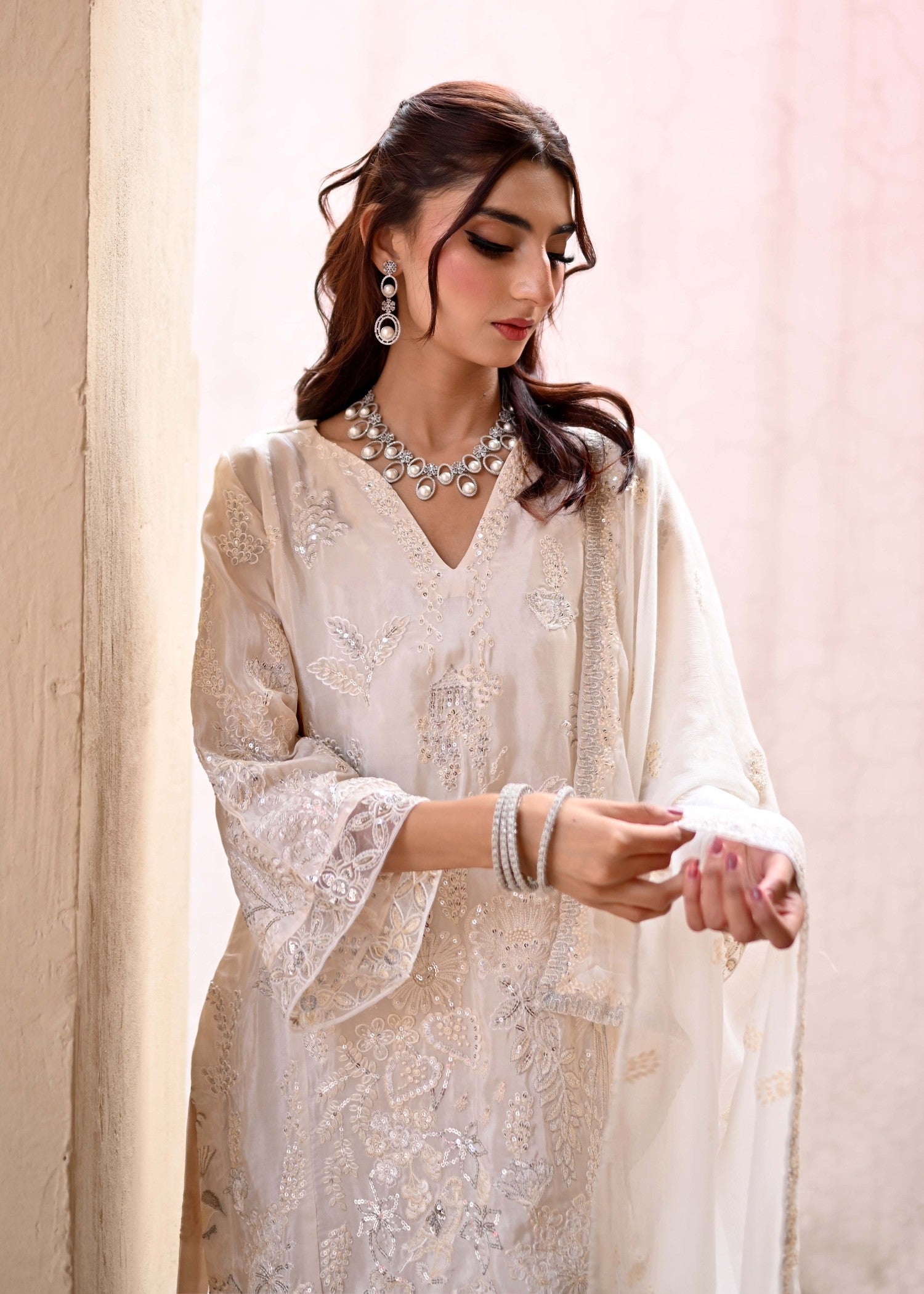 silk grip Kurta Set in Off-white
