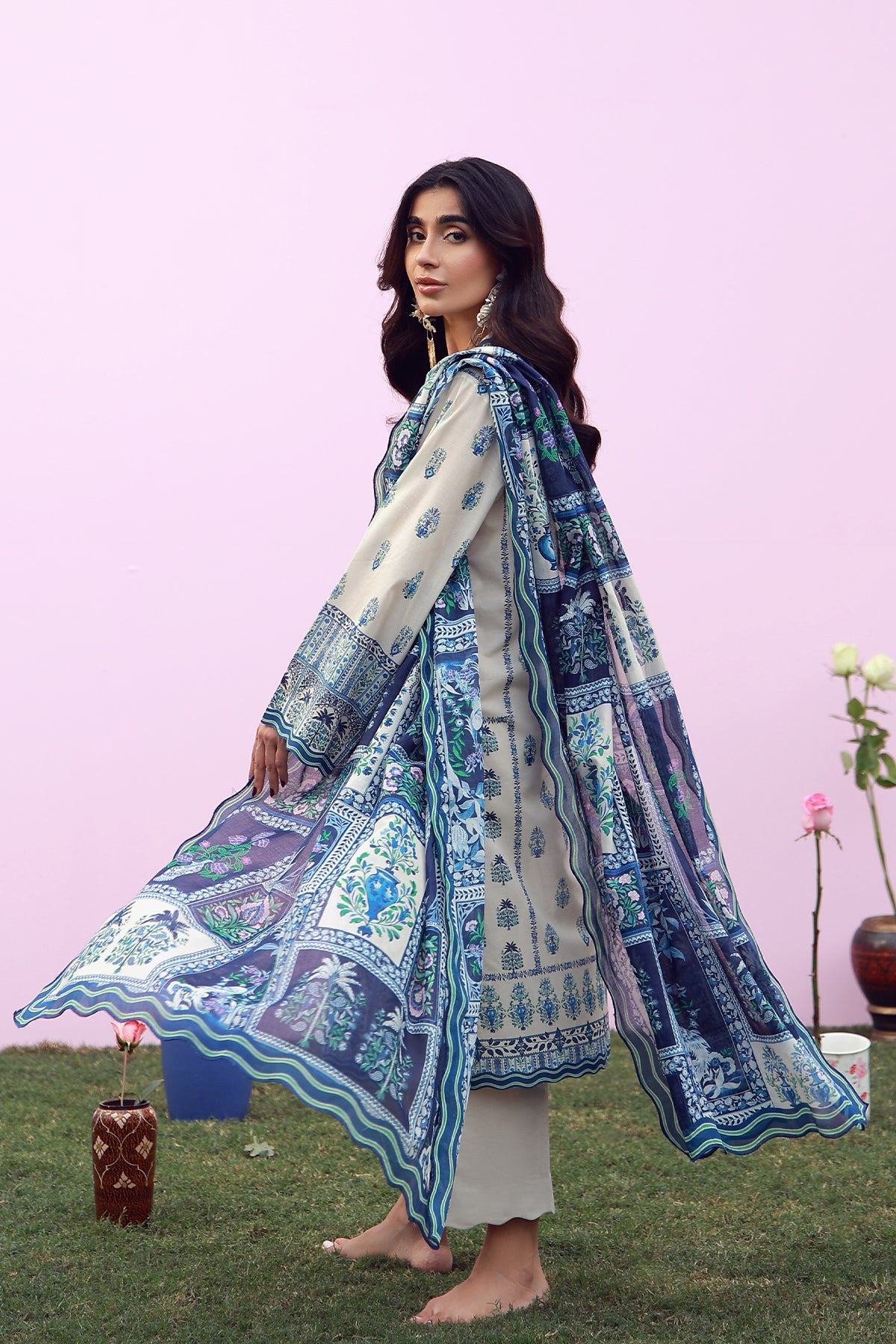 Mirha Lawn – Indigo Cream Folk