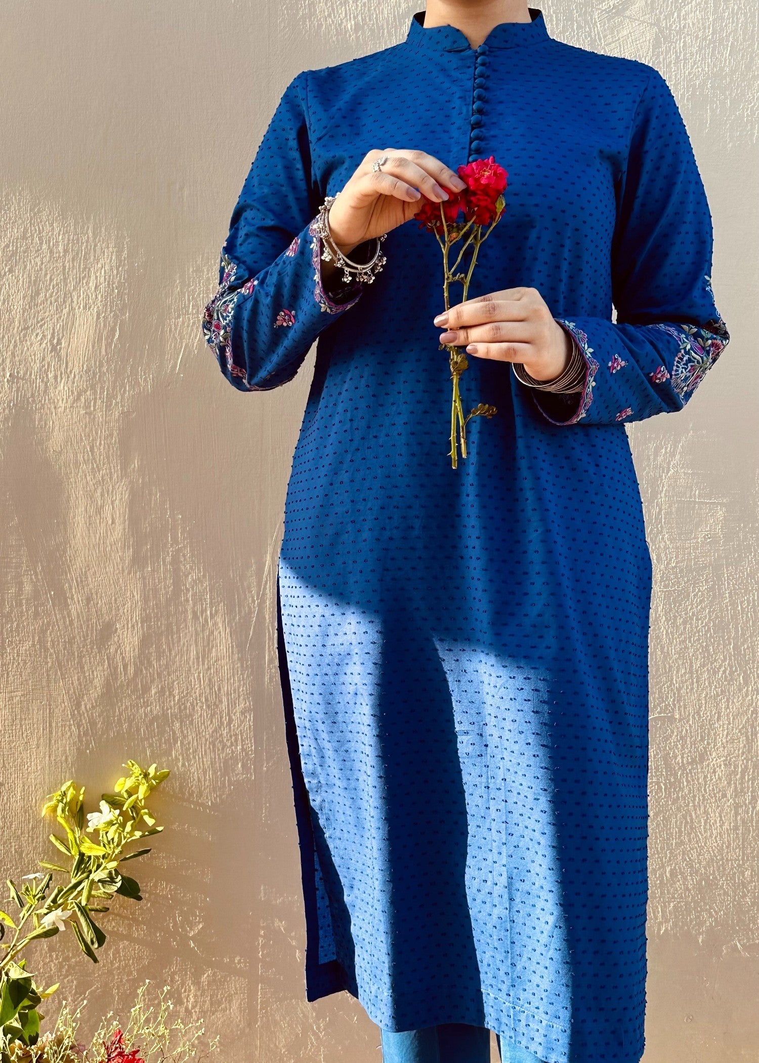 brochea jacquard Kurta Set in Royal blue