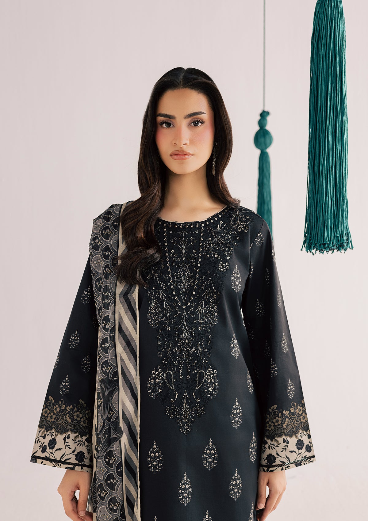 lawn Kurta Set in Jet black