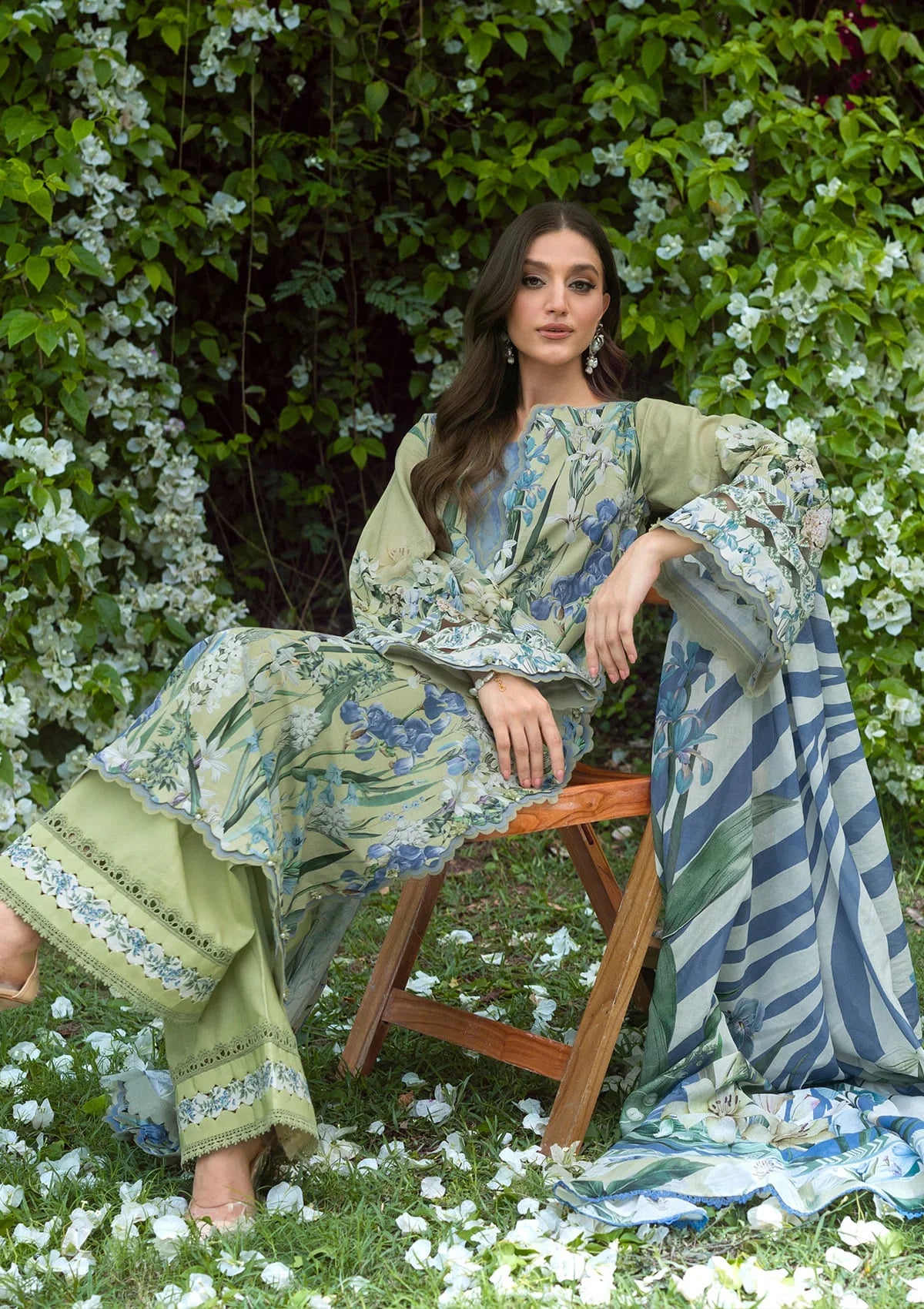 Bridgerton Prints Lawn – EPB-2A GARDEN AFFAIR