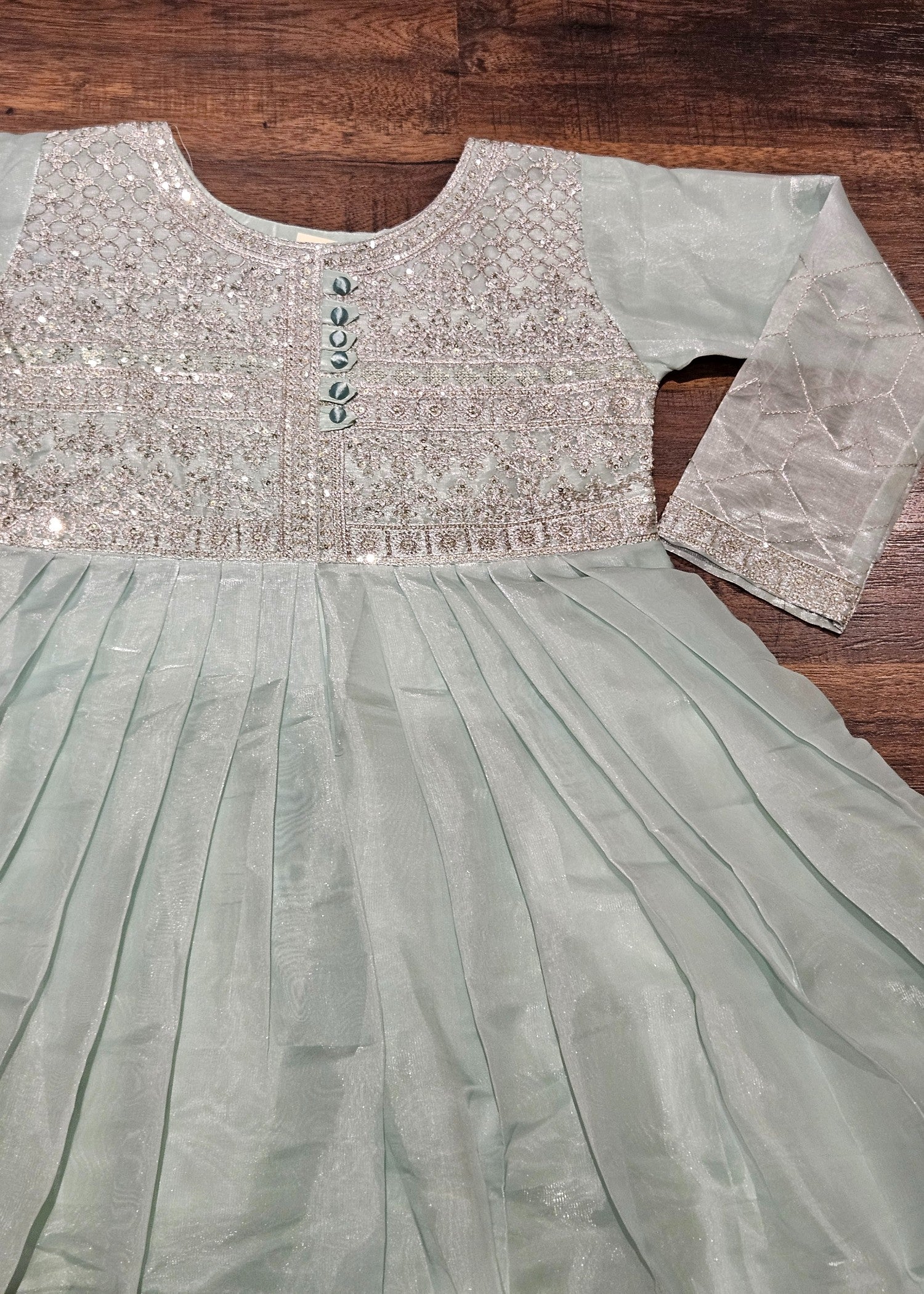 tissue silk Pishwas in Pastel green