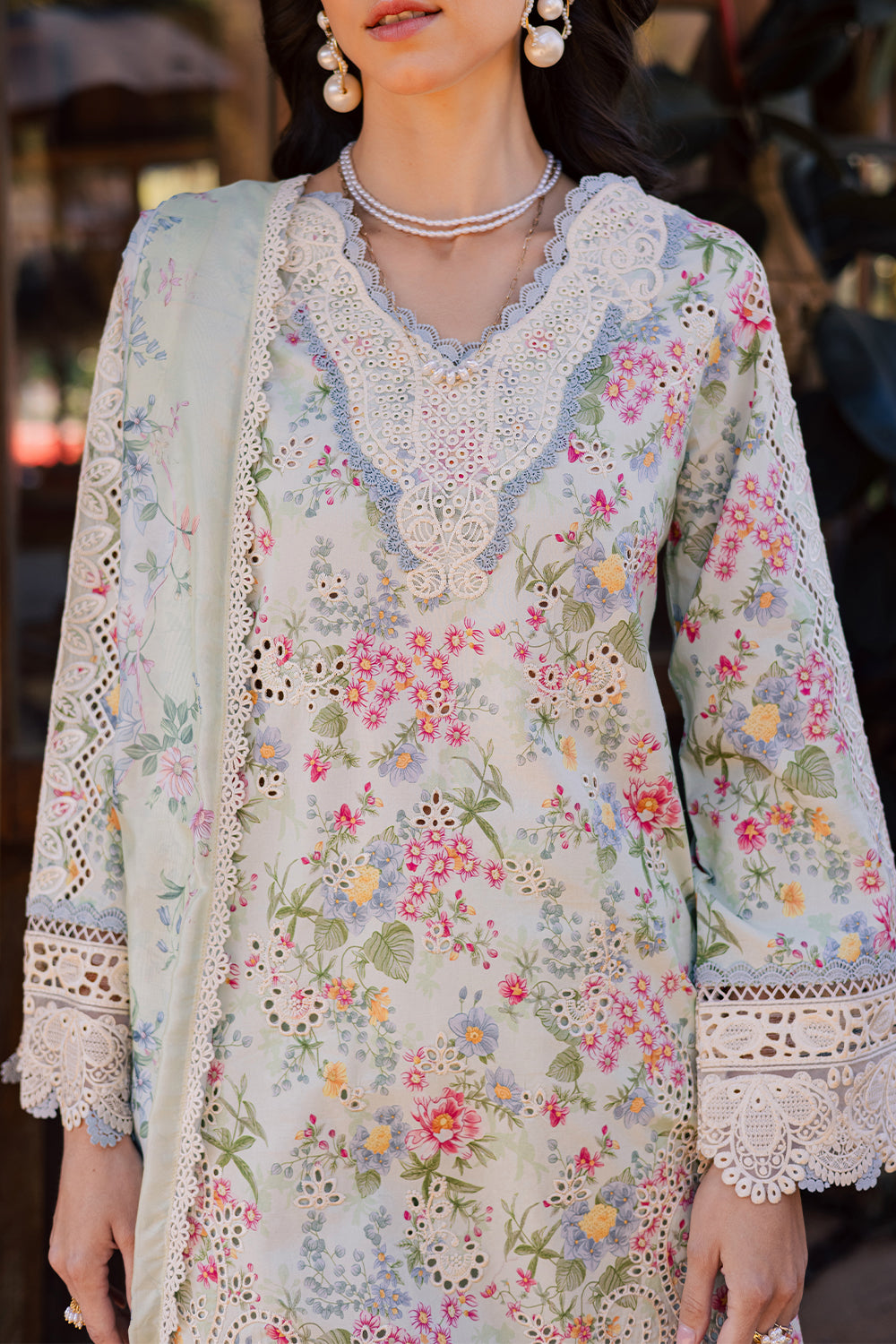 Shezlin Chikankari Eid Edit Lawn – REEM (AV-03)