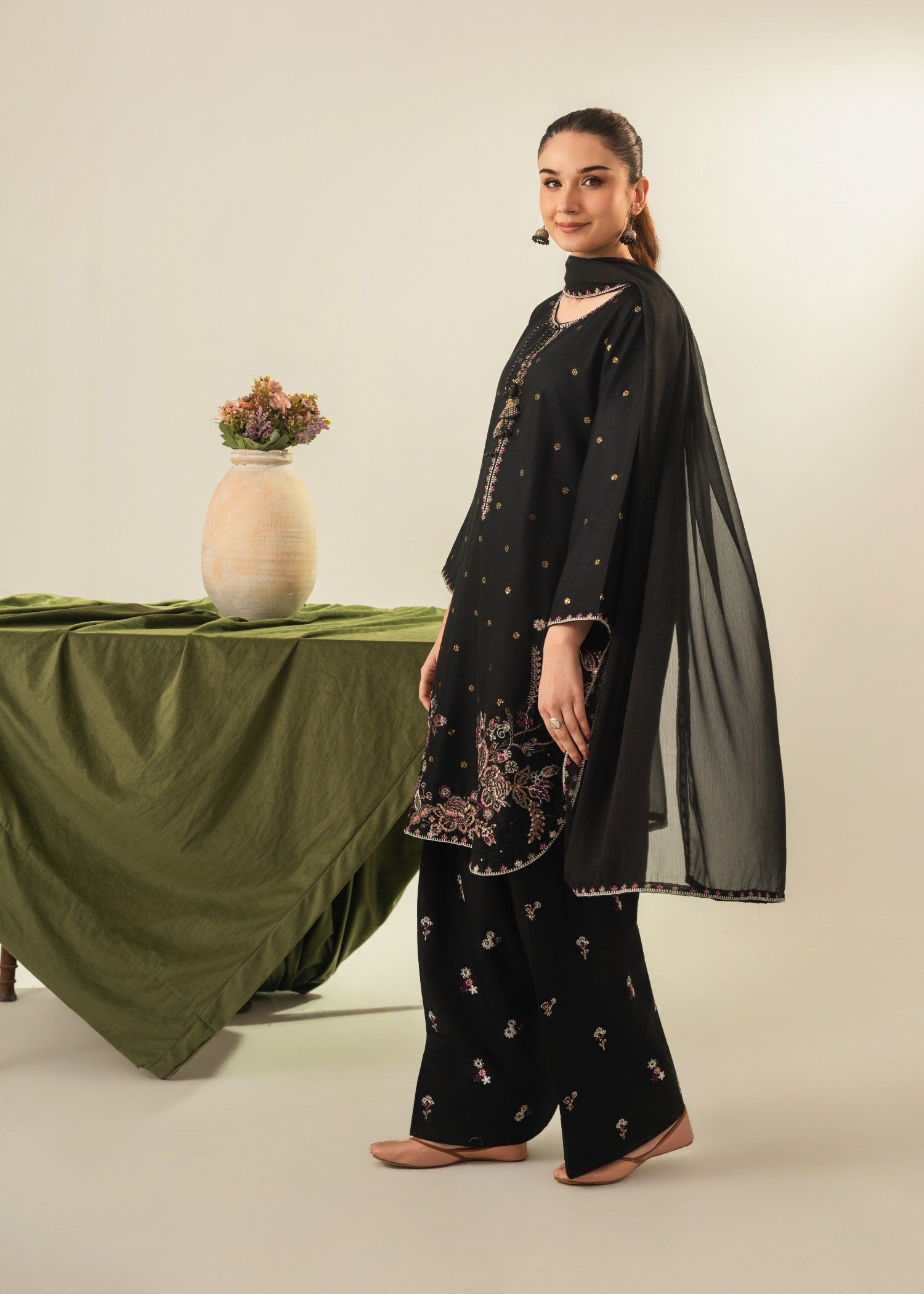 lawn Kurta Set in Black